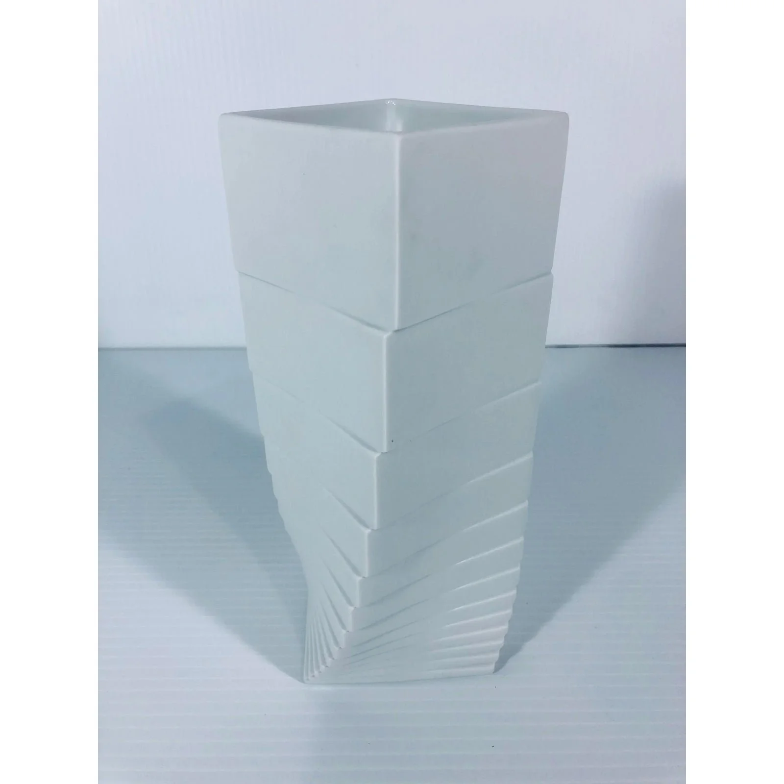 rosenthal-studio-linie-matte-white-porcelain-vase-by-christa-hausler-goltz-5828