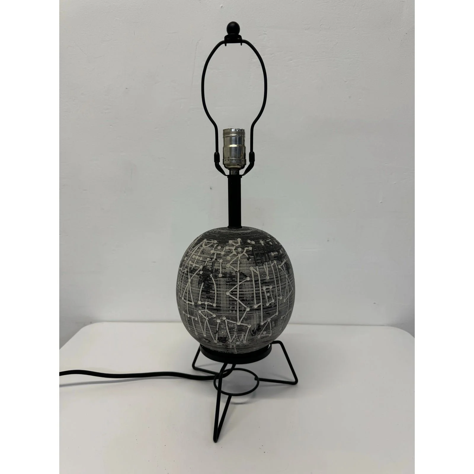mid-century-modern-tribal-motif-table-lamp-faip-1960s-4388
