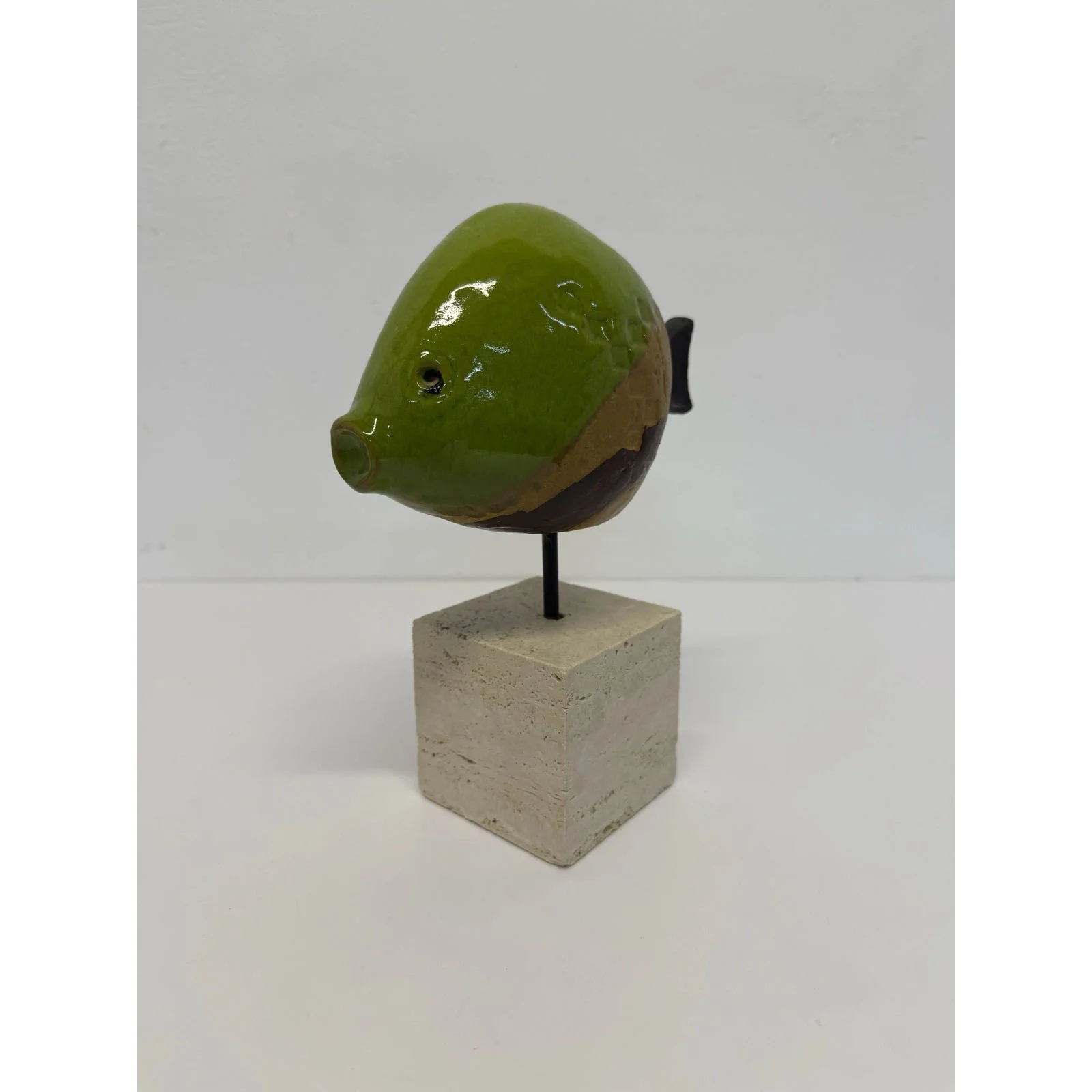 ivo-de-santis-glazed-pottery-fish-sculpture-on-travertine-base-for-gli-estruschi-7094