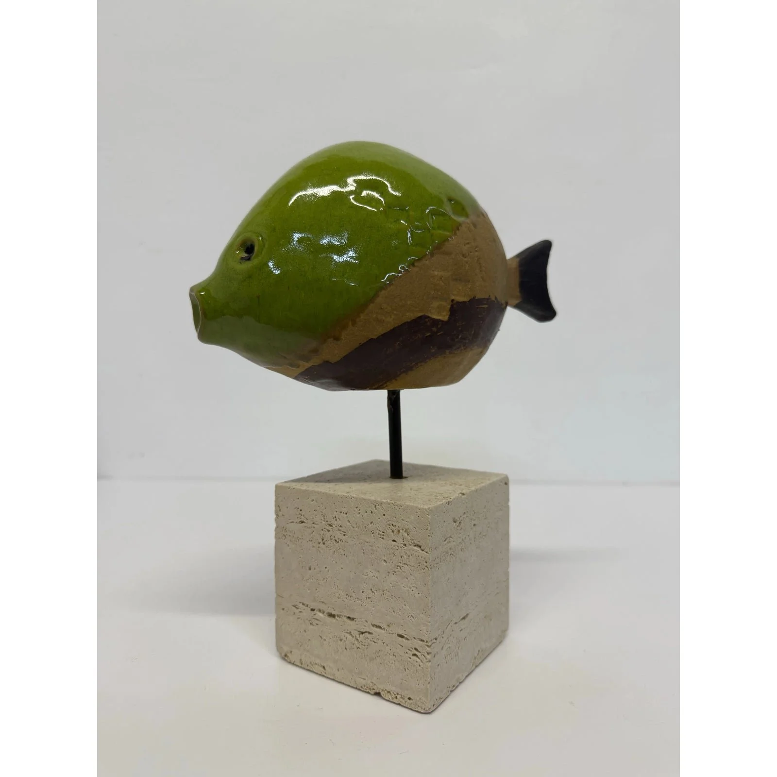ivo-de-santis-glazed-pottery-fish-sculpture-on-travertine-base-for-gli-estruschi-6014