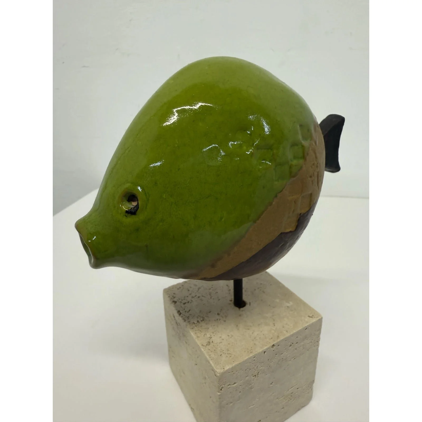 ivo-de-santis-glazed-pottery-fish-sculpture-on-travertine-base-for-gli-estruschi-5226