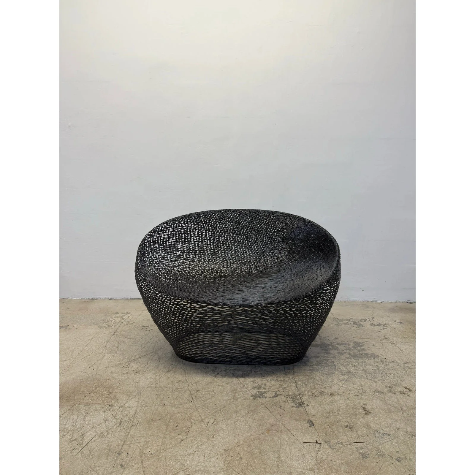 ann-pamintuan-cocoon-two-seat-welded-galvanized-iron-bench-2000s-3021