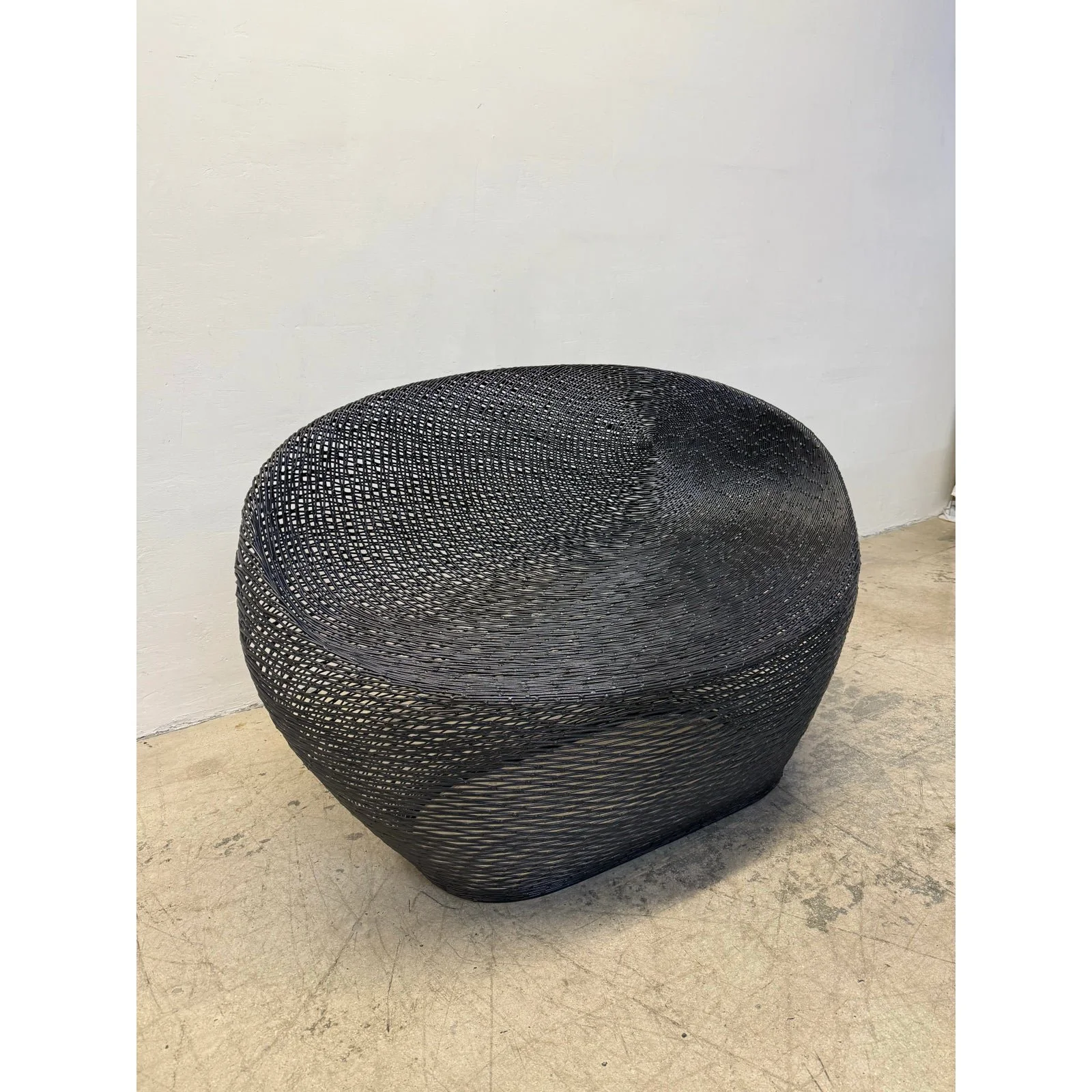 ann-pamintuan-cocoon-two-seat-welded-galvanized-iron-bench-2000s-8203