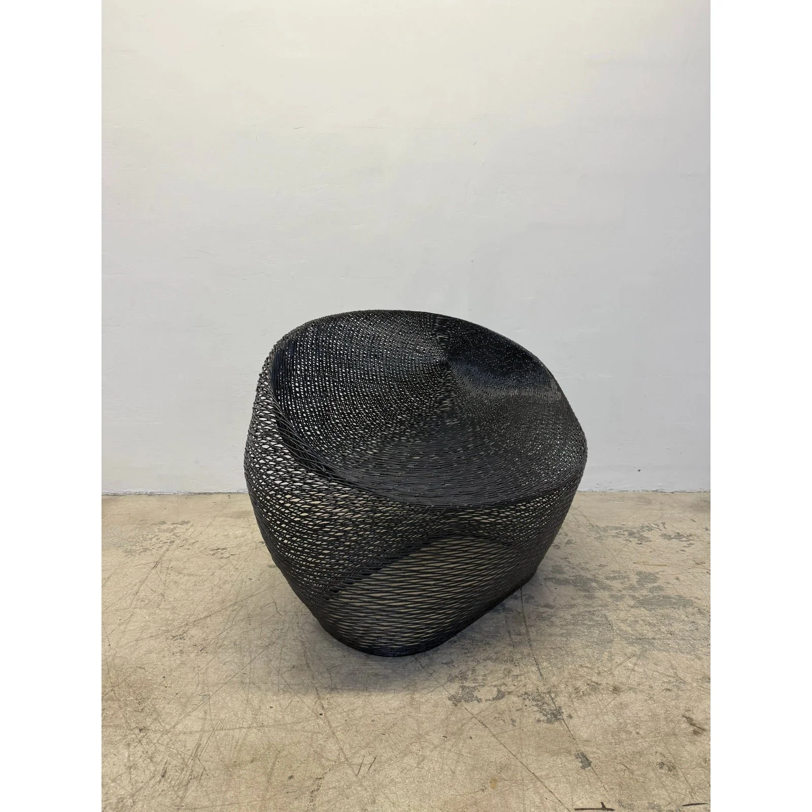 ann-pamintuan-cocoon-two-seat-welded-galvanized-iron-bench-2000s-4063