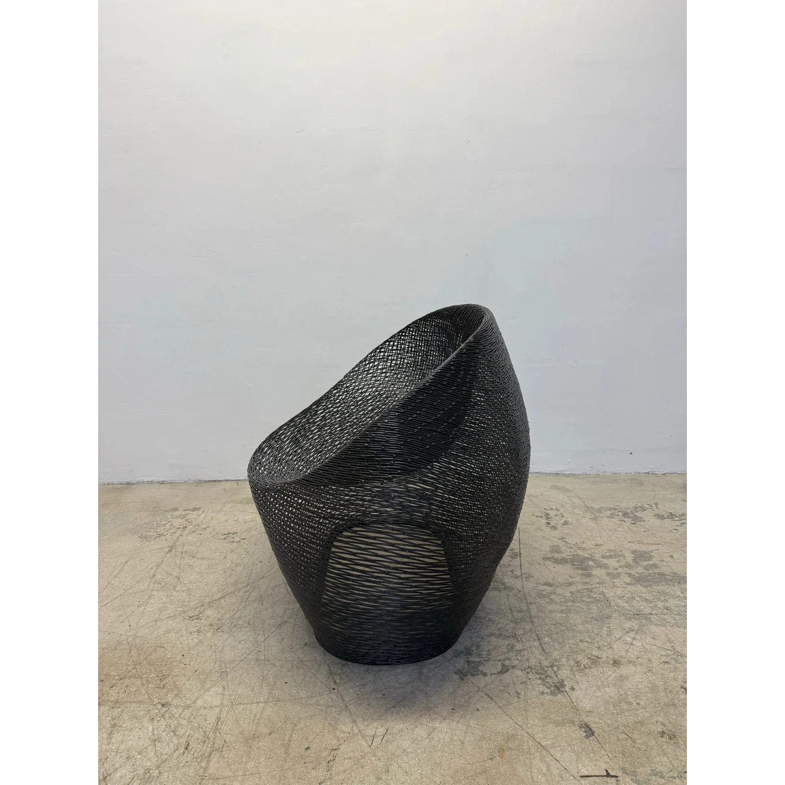 ann-pamintuan-cocoon-two-seat-welded-galvanized-iron-bench-2000s-7733