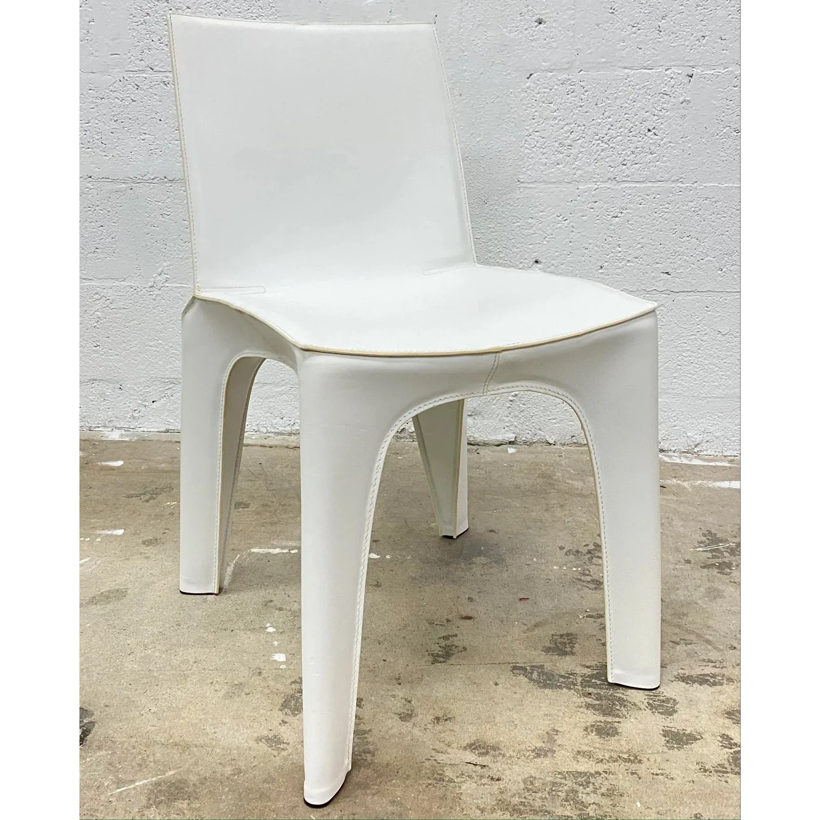 riccardo-blumer-and-matteo-borghi-bb-dining-chair-in-matte-white-leather-poliform-1117