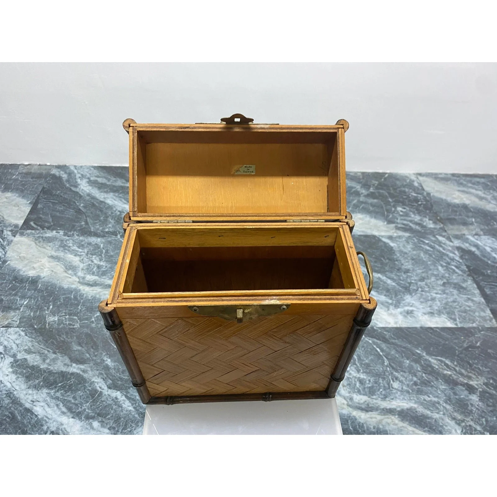 faux-bamboo-woven-rattan-box-2045