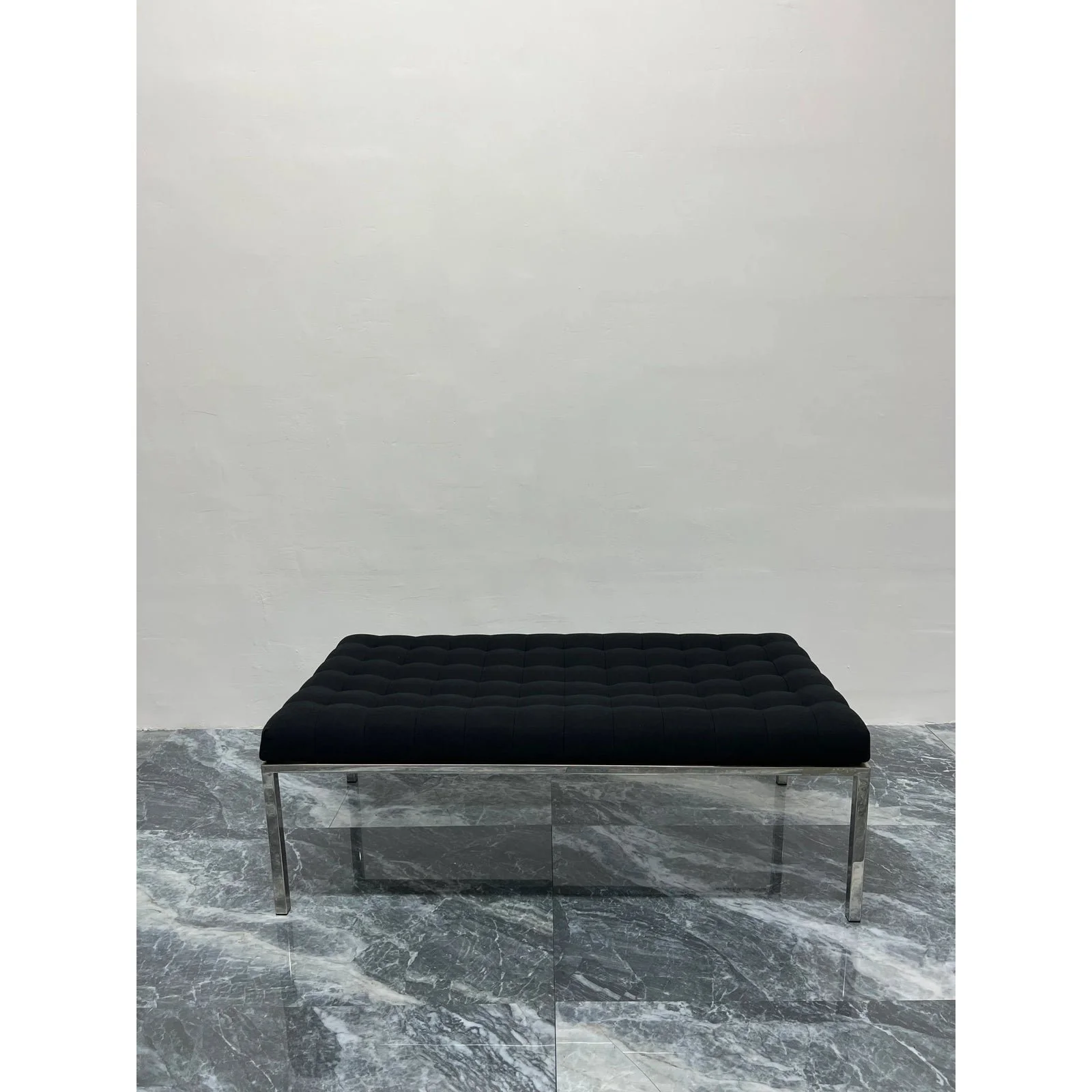 black-tufted-canvas-museum-bench-by-metropolitan-furniture-1986-1112