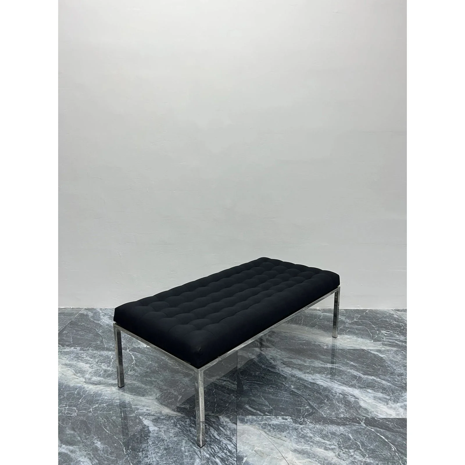 black-tufted-canvas-museum-bench-by-metropolitan-furniture-1986-9781