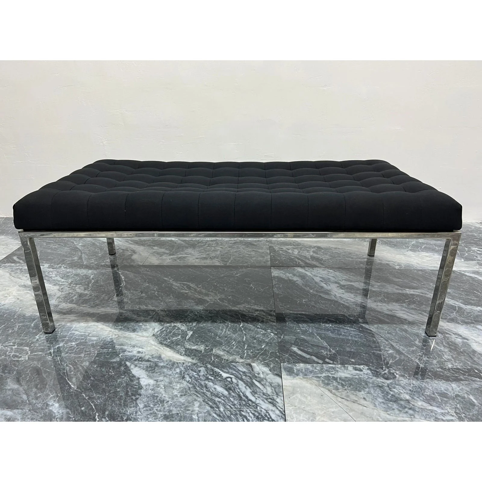 black-tufted-canvas-museum-bench-by-metropolitan-furniture-1986