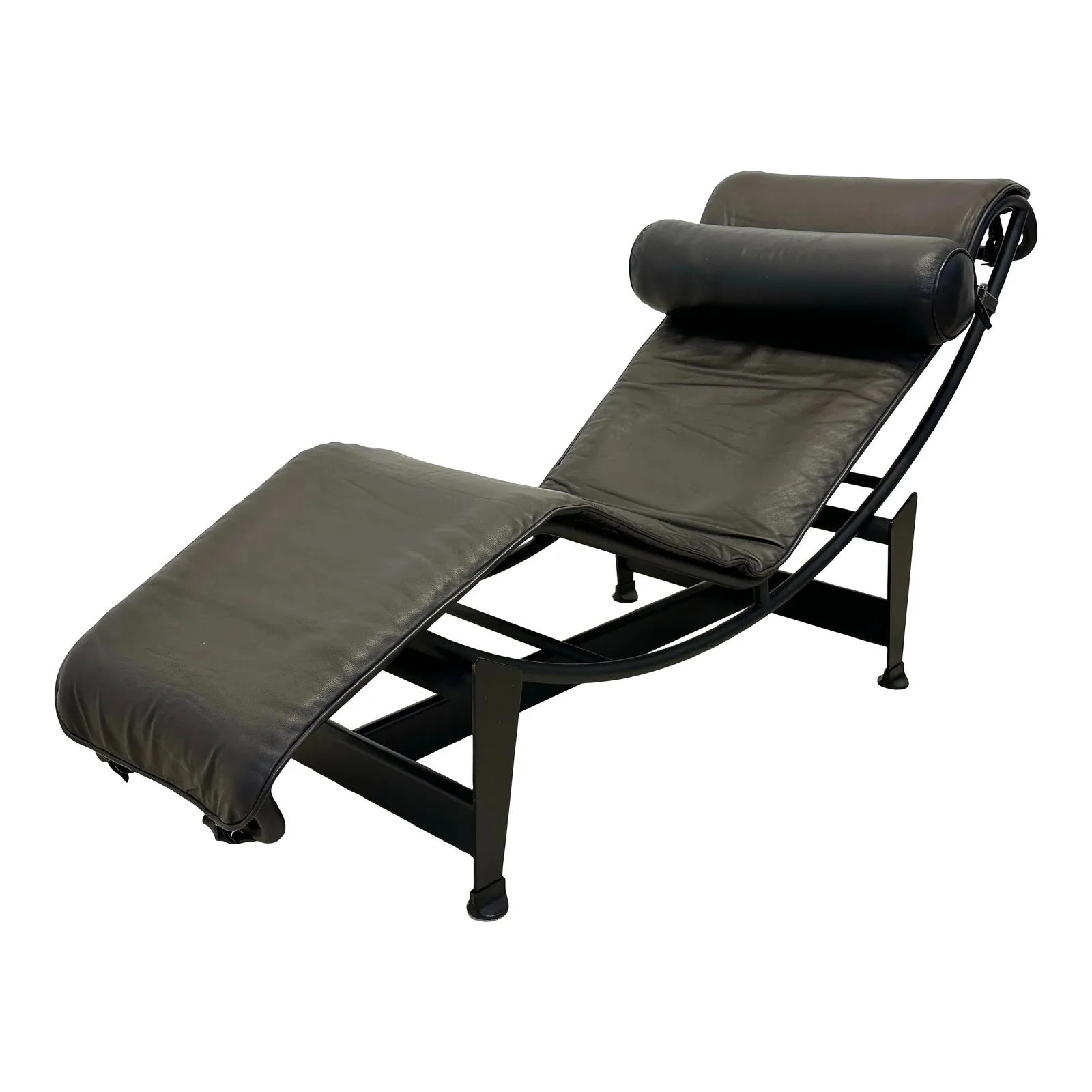 lc4-le-corbusier-noire-chaise-lounge-for-cassina-3716