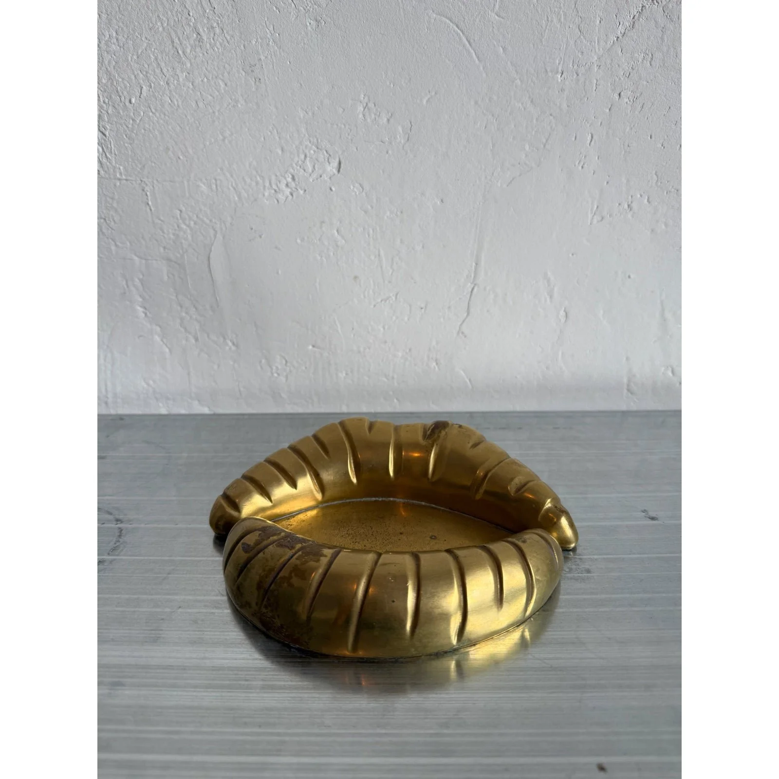 brazilian-modern-bronze-lips-ashtray-or-catchall-1960s-3570