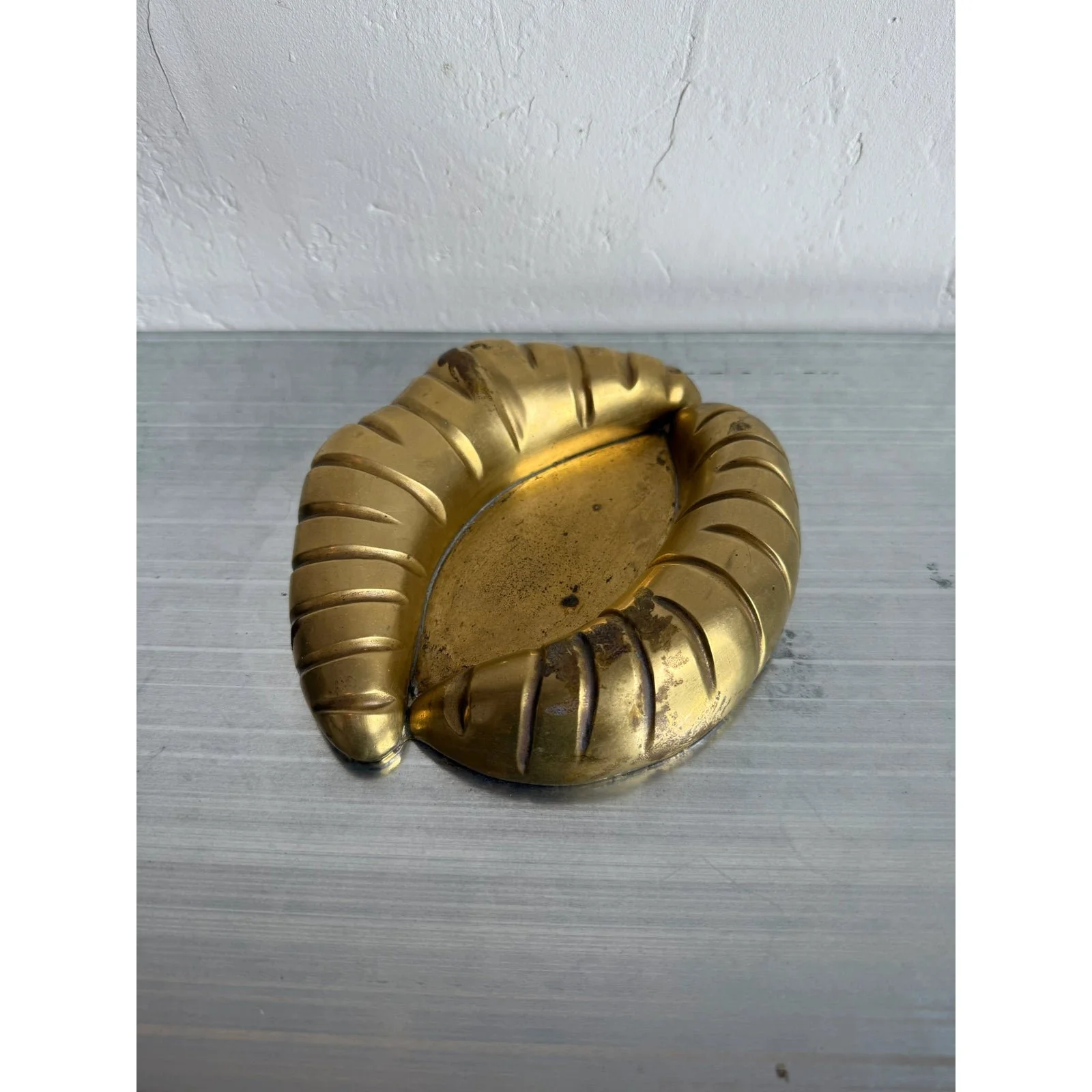 brazilian-modern-bronze-lips-ashtray-or-catchall-1960