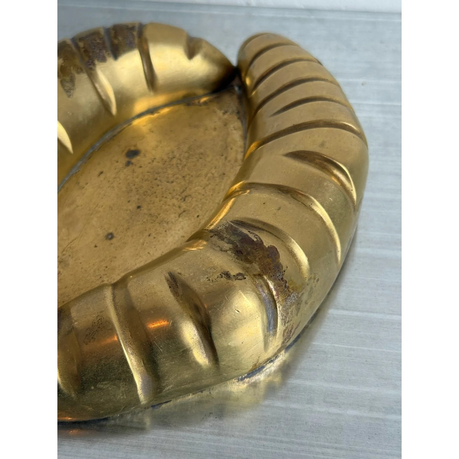 brazilian-modern-bronze-lips-ashtray-or-catchall-1960