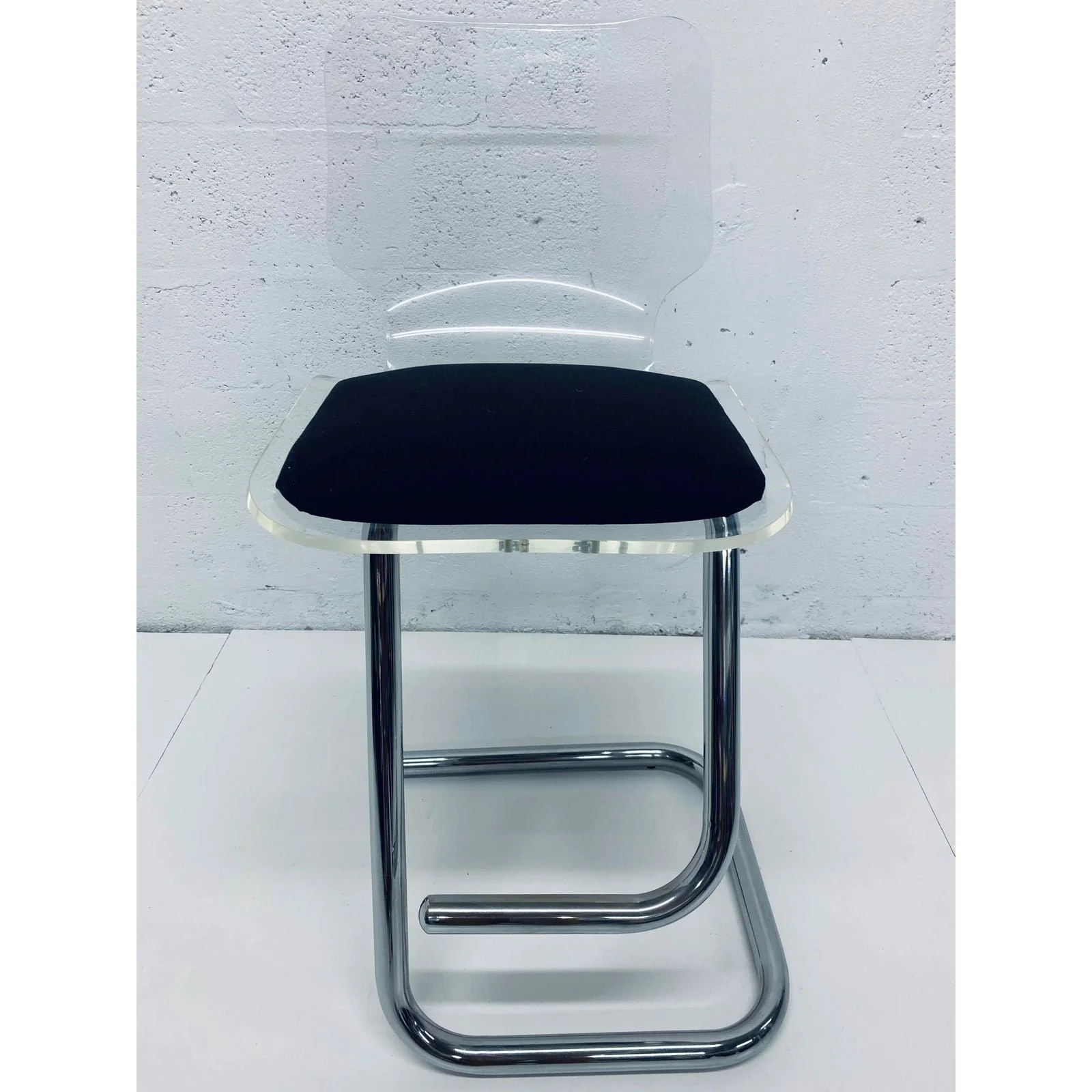 1970s-vintage-luigi-bardini-lucite-and-chrome-bar-stool-for-hill-mfg-0951