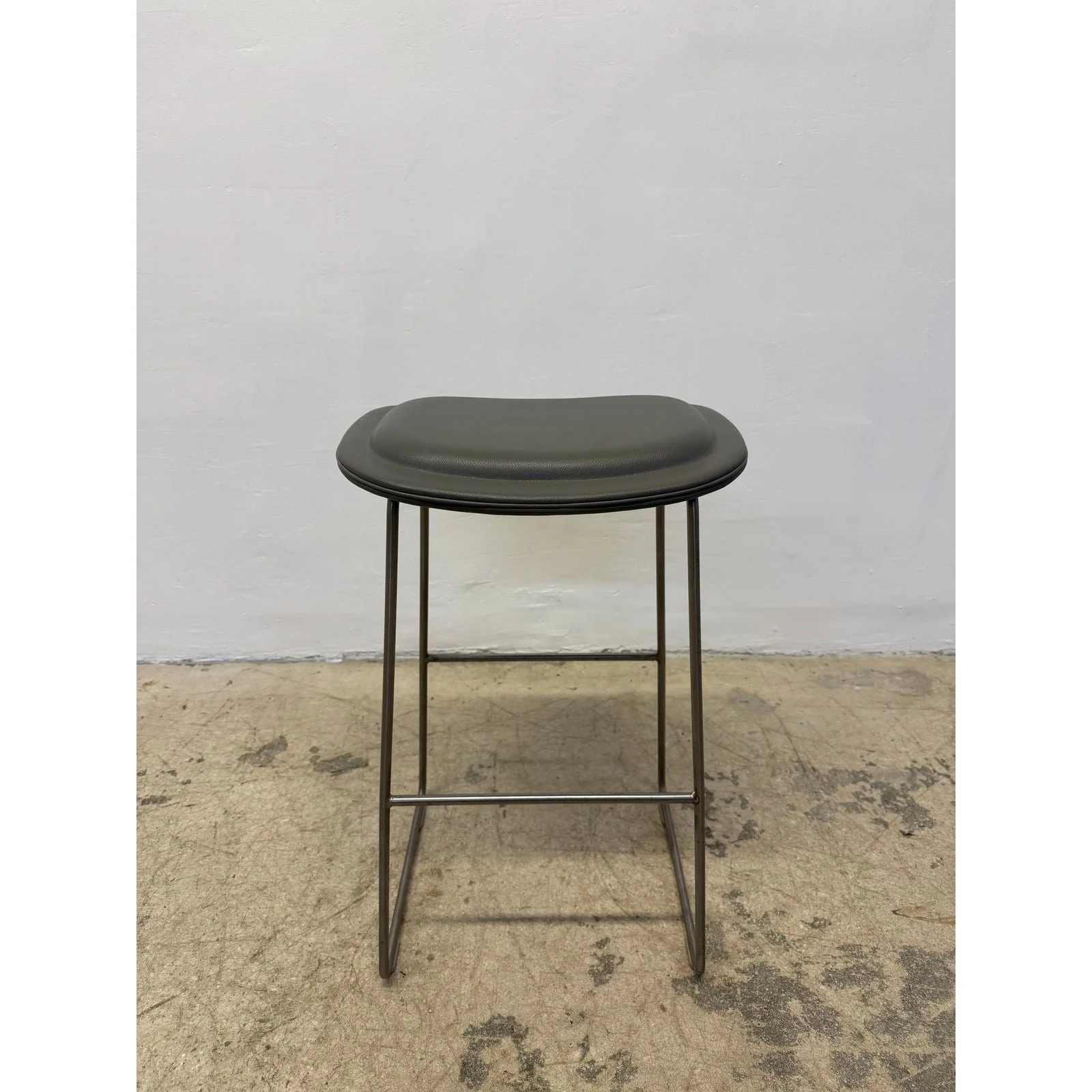 jasper-morrison-hi-pad-counter-stools-for-cappellini-set-of-three-6469