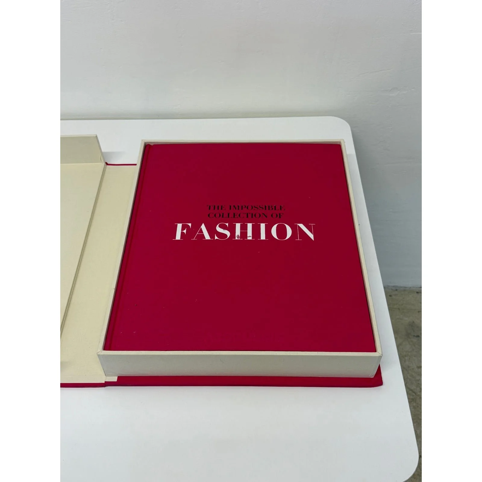 the-impossible-collection-of-fashion-assouline-9901