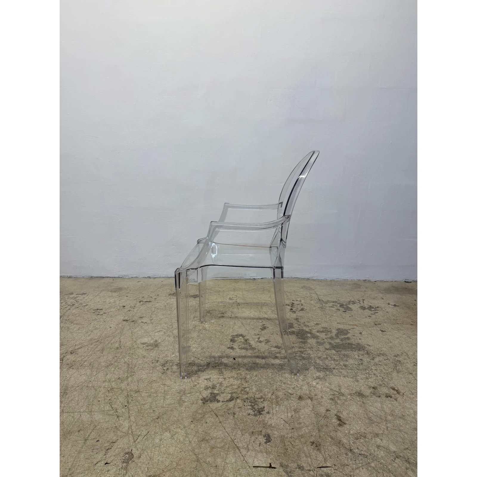 philippe-starck-louis-ghost-arm-chair-in-crystal-for-kartell-0643