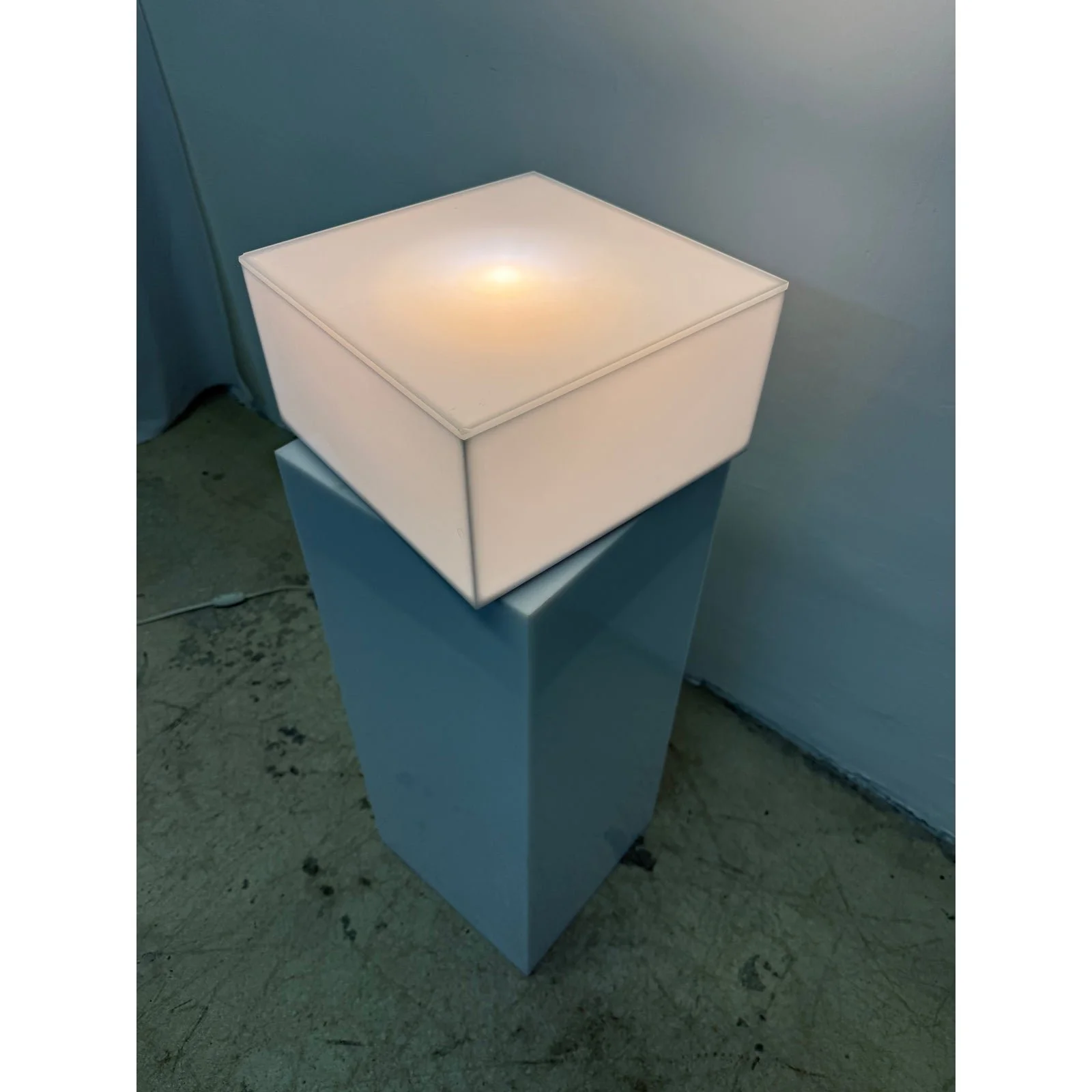 haziza-illuminated-and-motorized-rotating-white-lucite-pedestal-table-2194