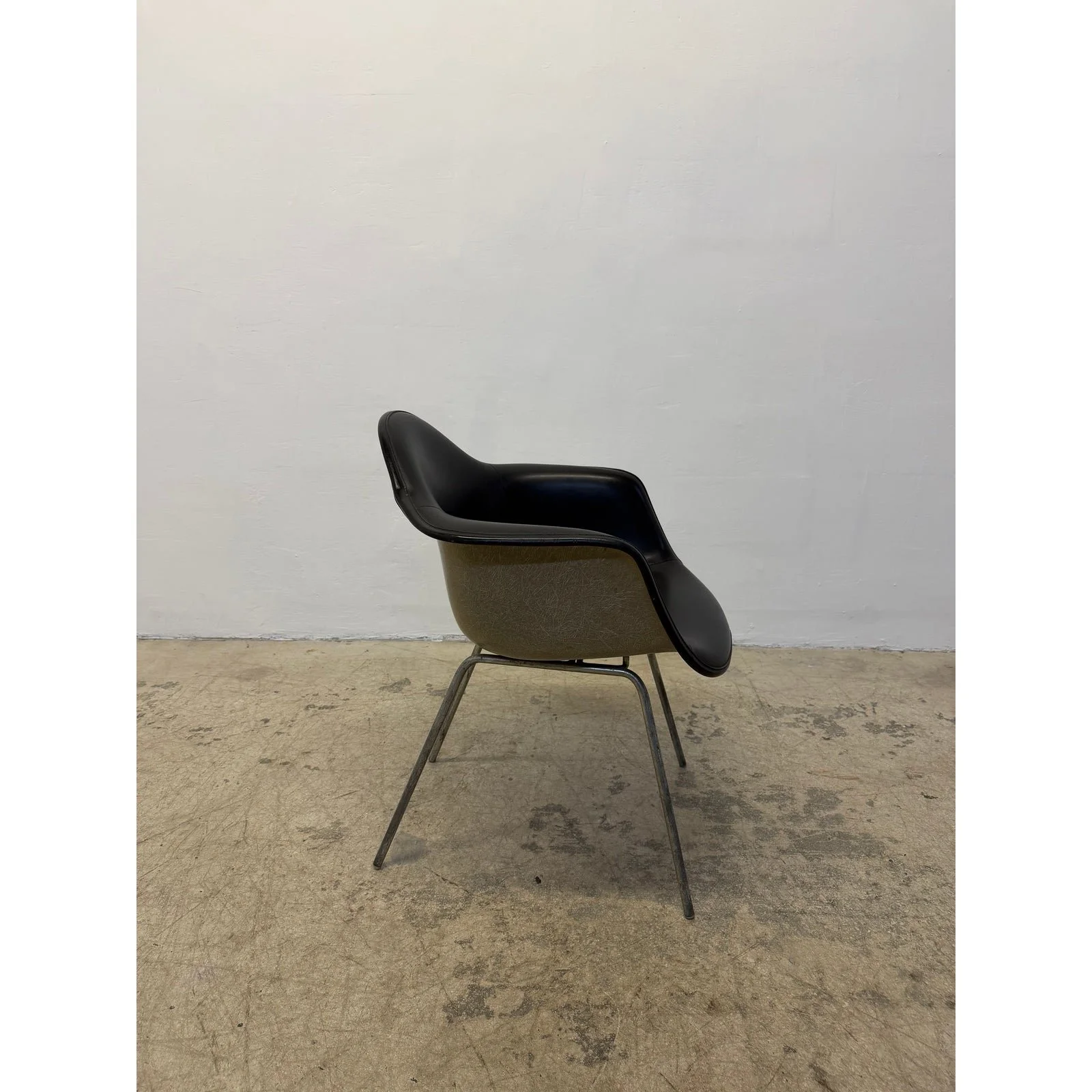 herman-miller-black-naugahyde-arm-chair-by-charles-and-ray-eames-1950-4953