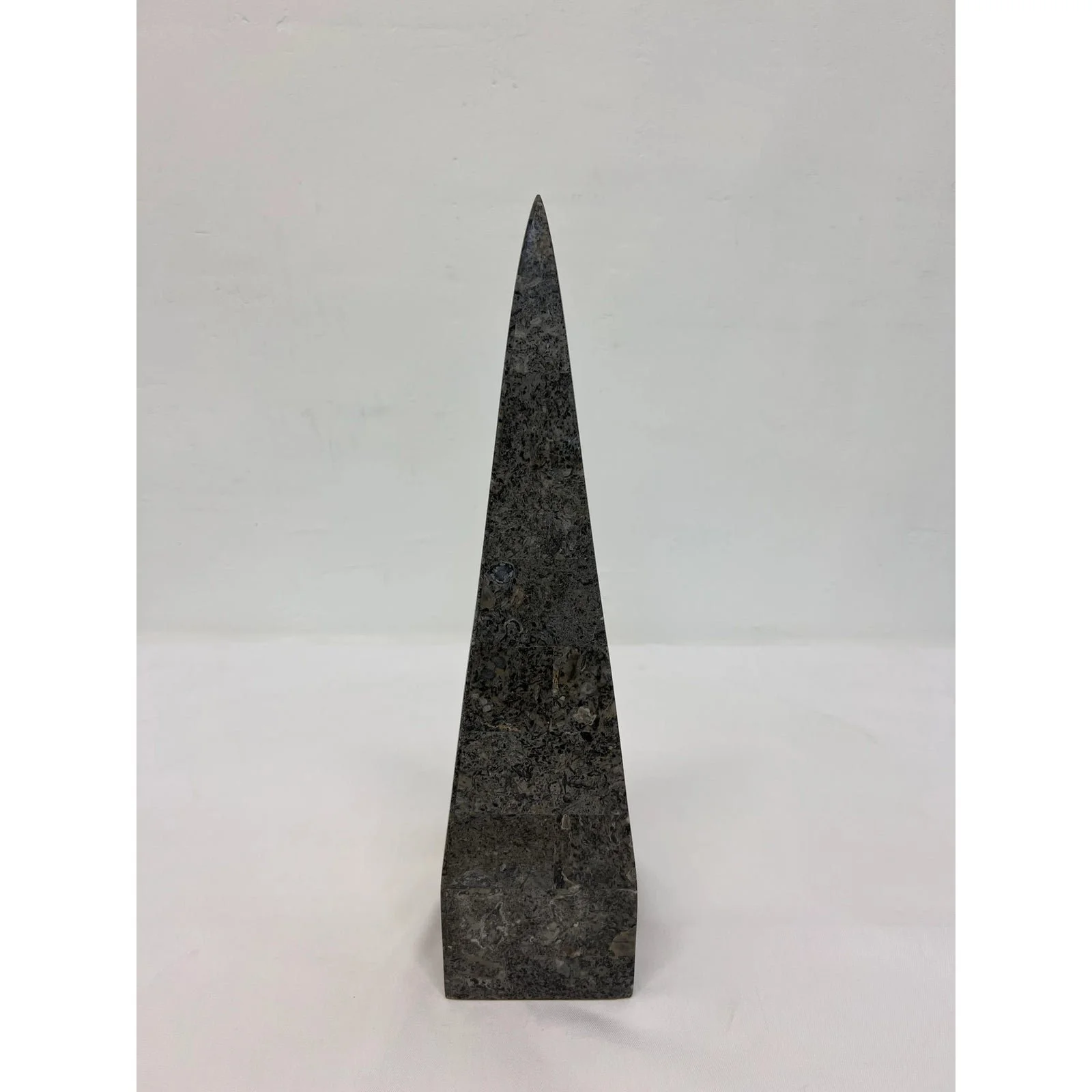 tessellated-stone-obelisk-2041