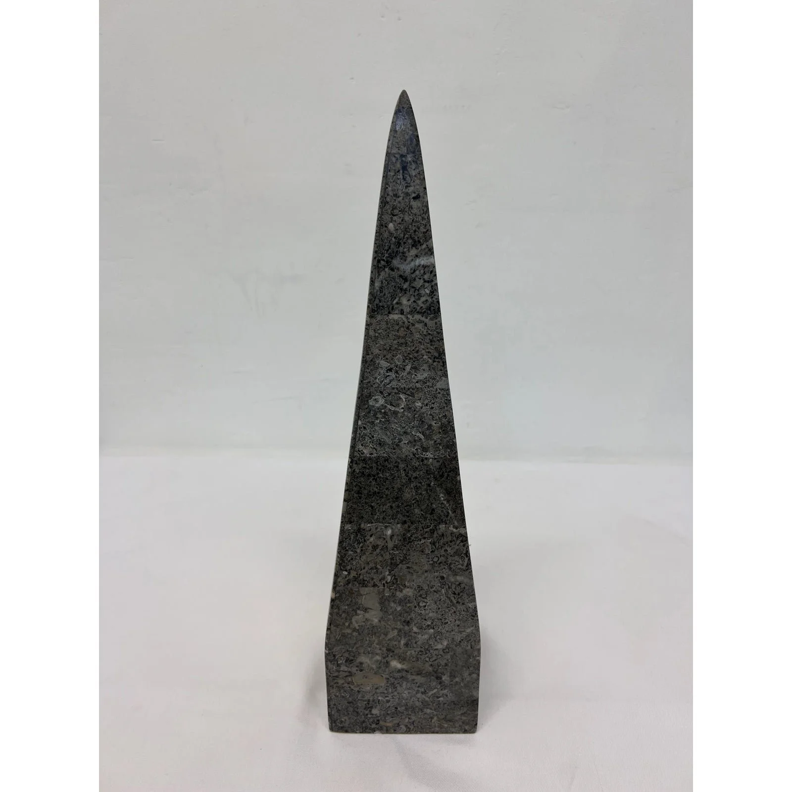 tessellated-stone-obelisk-1239