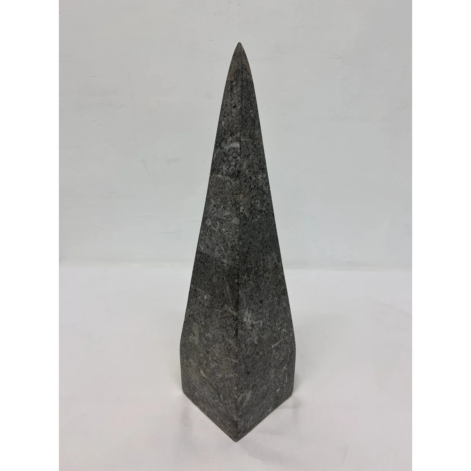 tessellated-stone-obelisk-5641