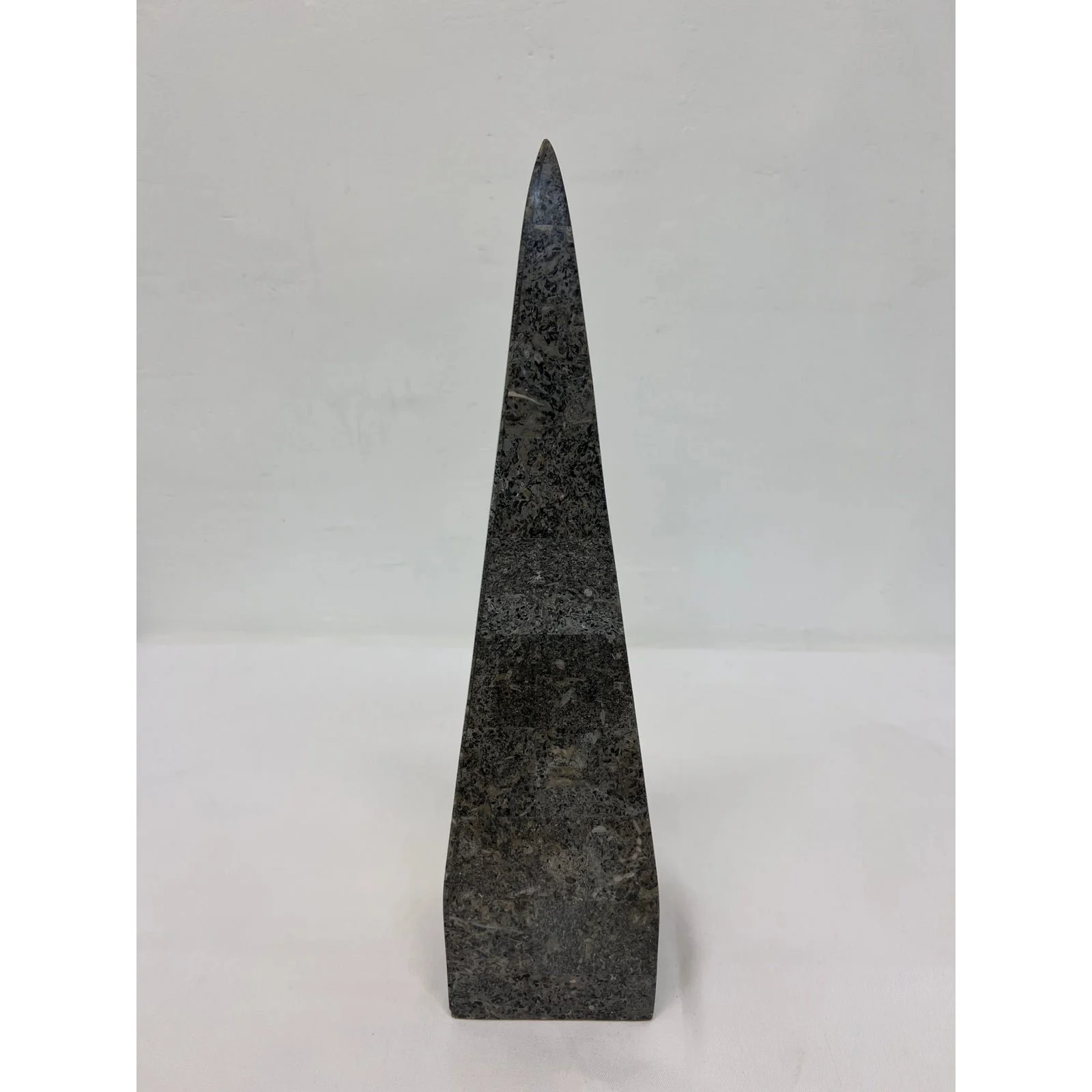 tessellated-stone-obelisk-8132