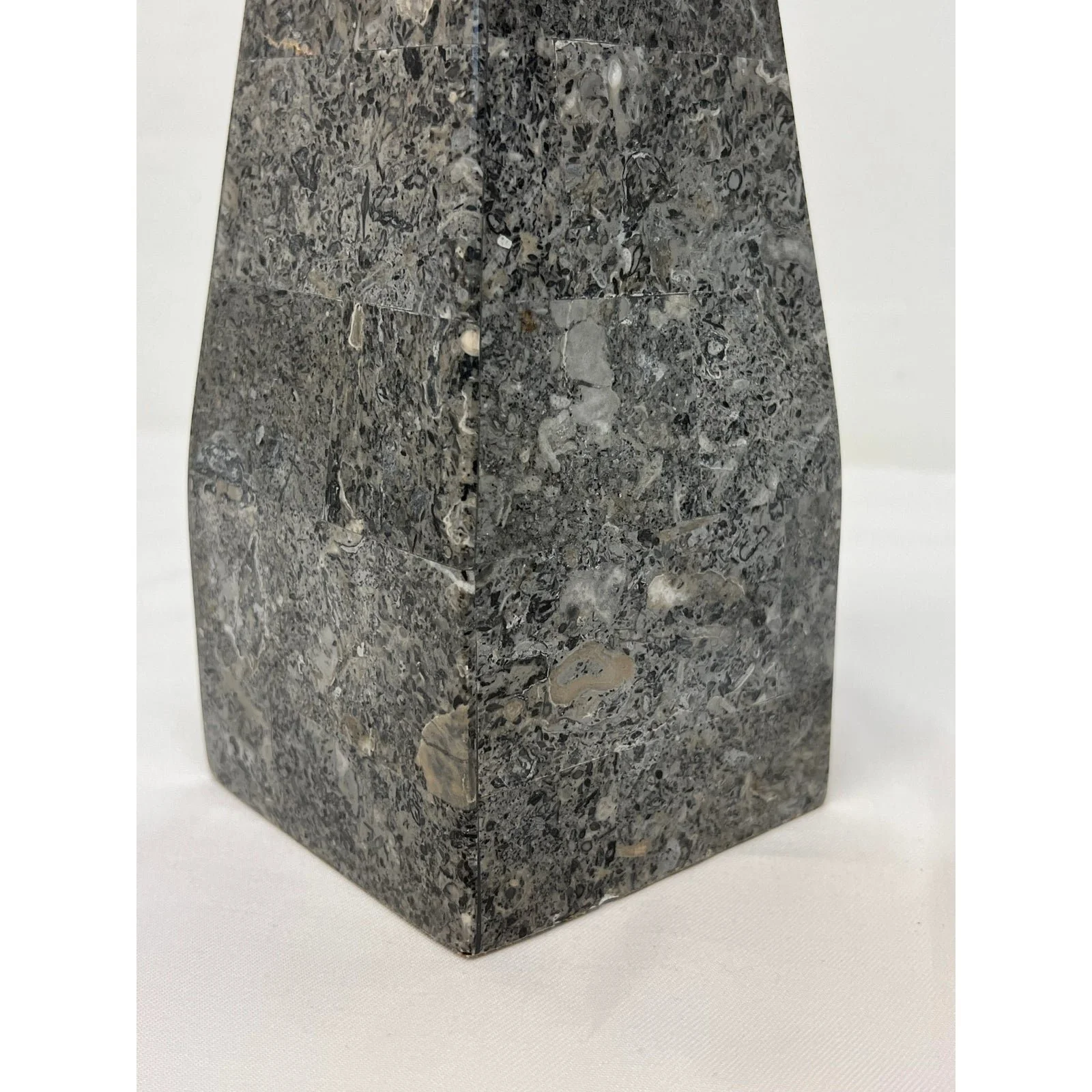 tessellated-stone-obelisk-9237