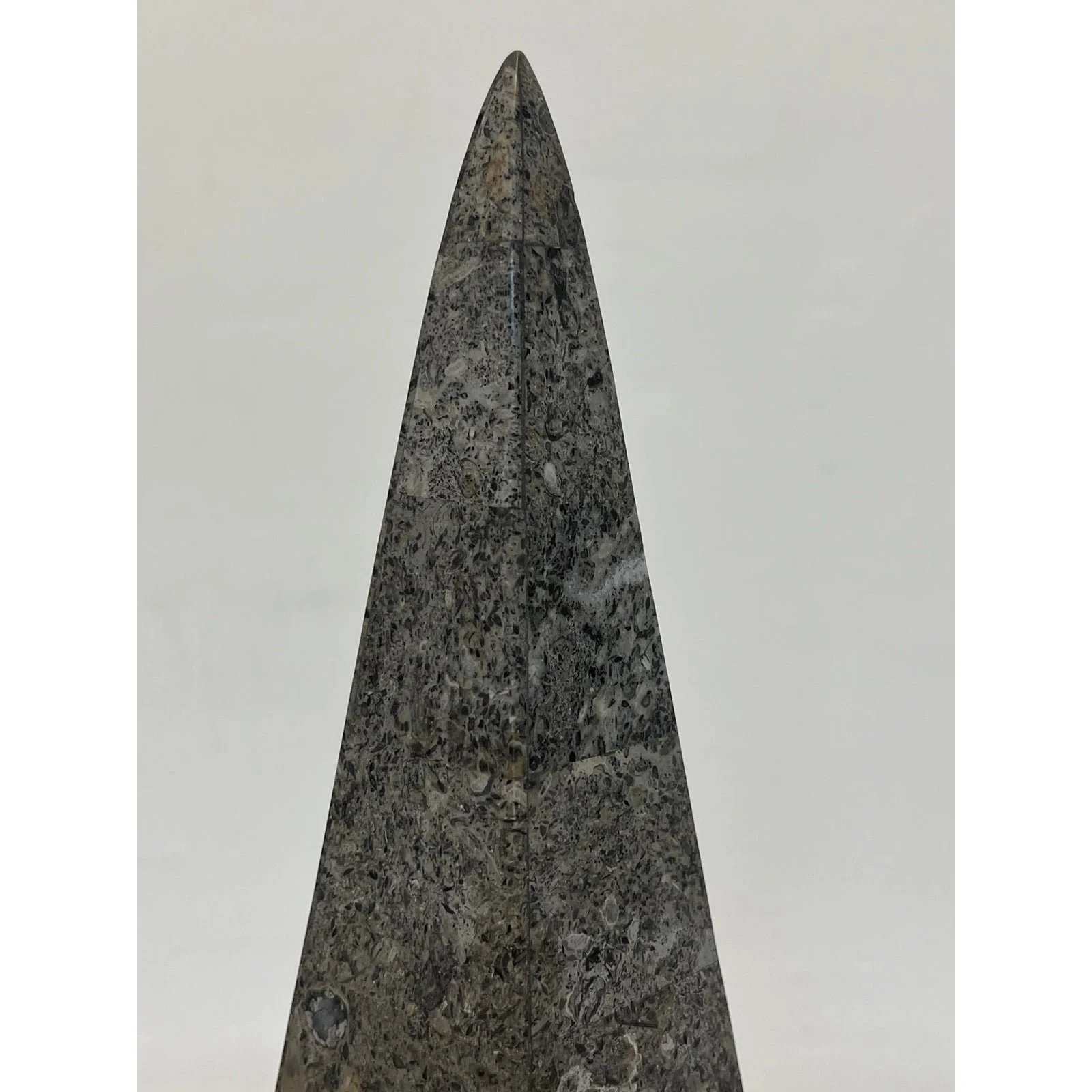 tessellated-stone-obelisk-2828