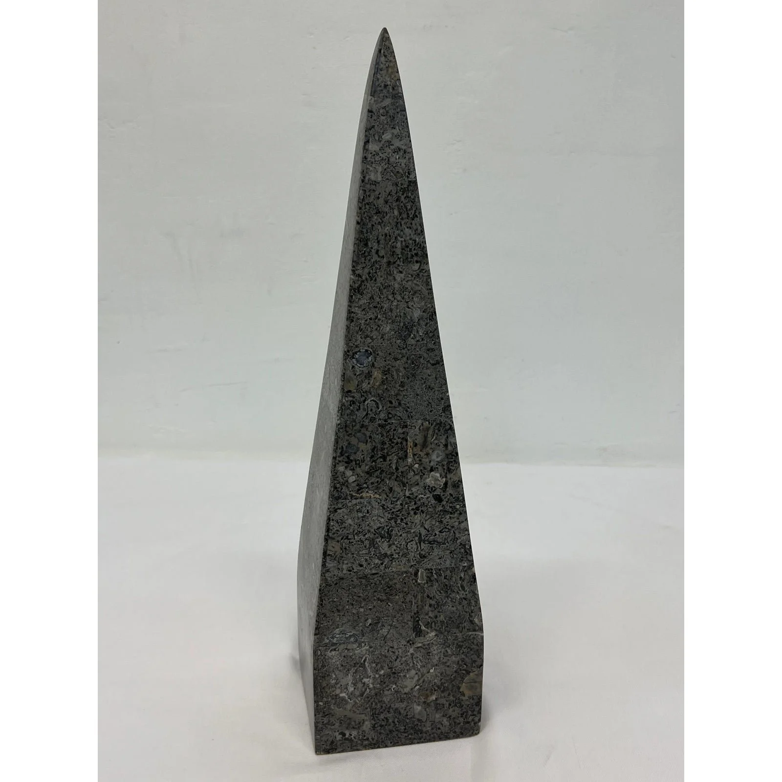 tessellated-stone-obelisk-5774