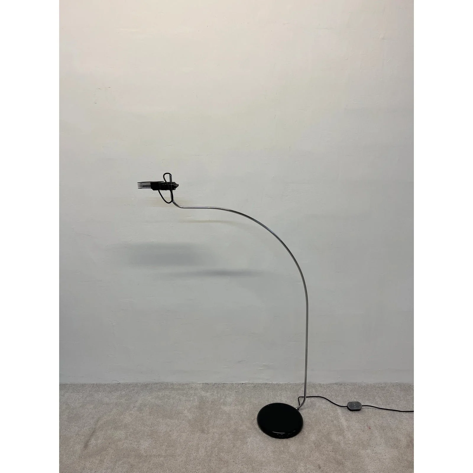 bruno-gecchelin-wing-floor-lamp-for-oluce-italy-1970s-6106