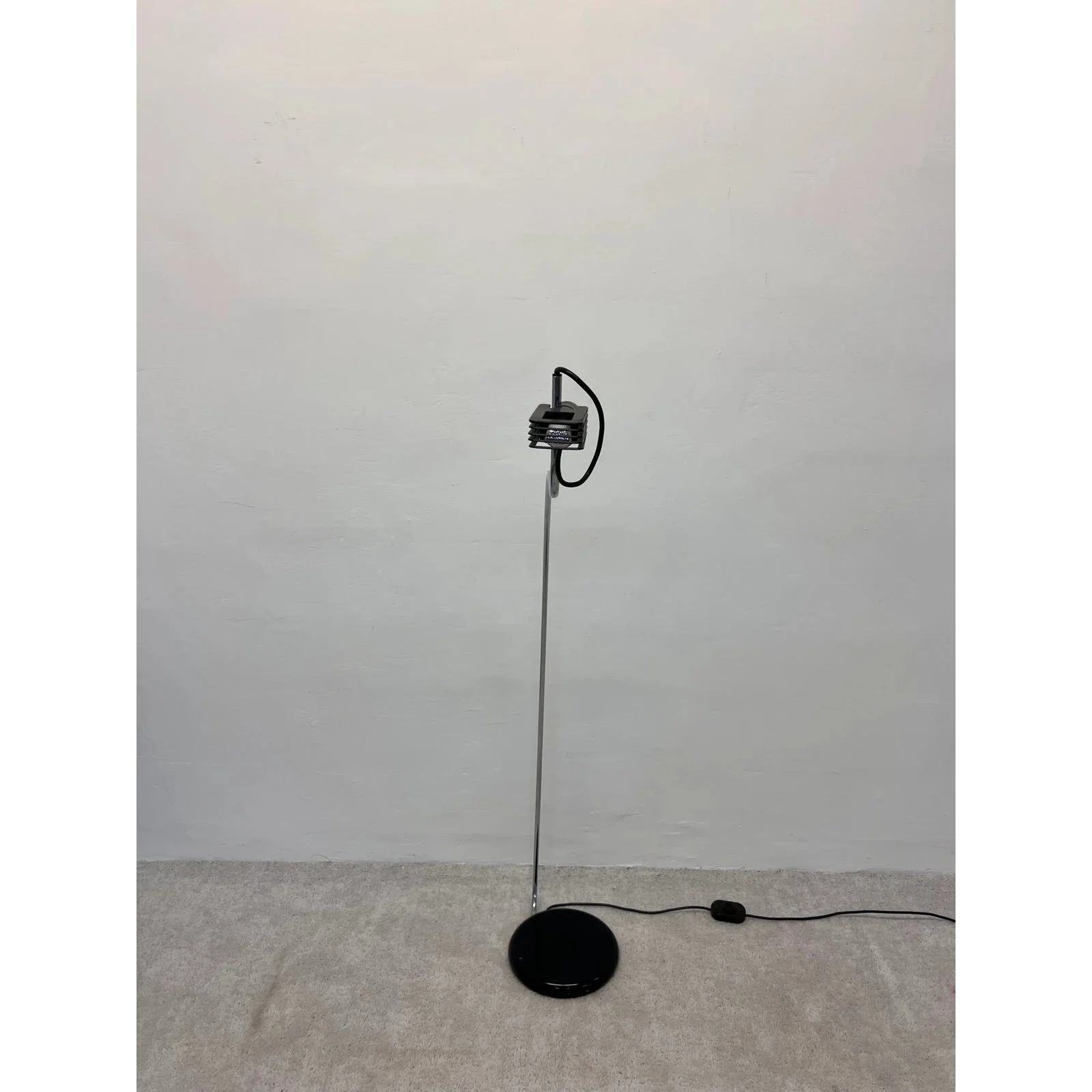 bruno-gecchelin-wing-floor-lamp-for-oluce-italy-1970s-9971
