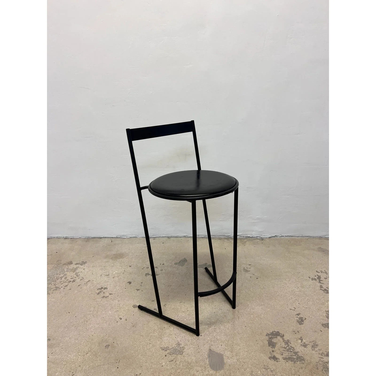 emilio-nanni-musme-counter-stool-for-fly-line-1984-2440