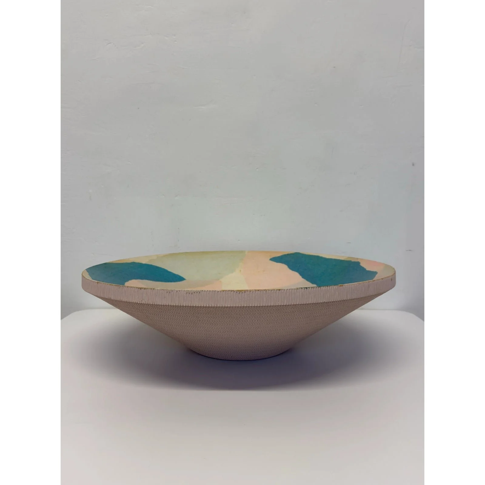 mid-90s-corrugated-cardboard-bowl-with-camo-design-7868
