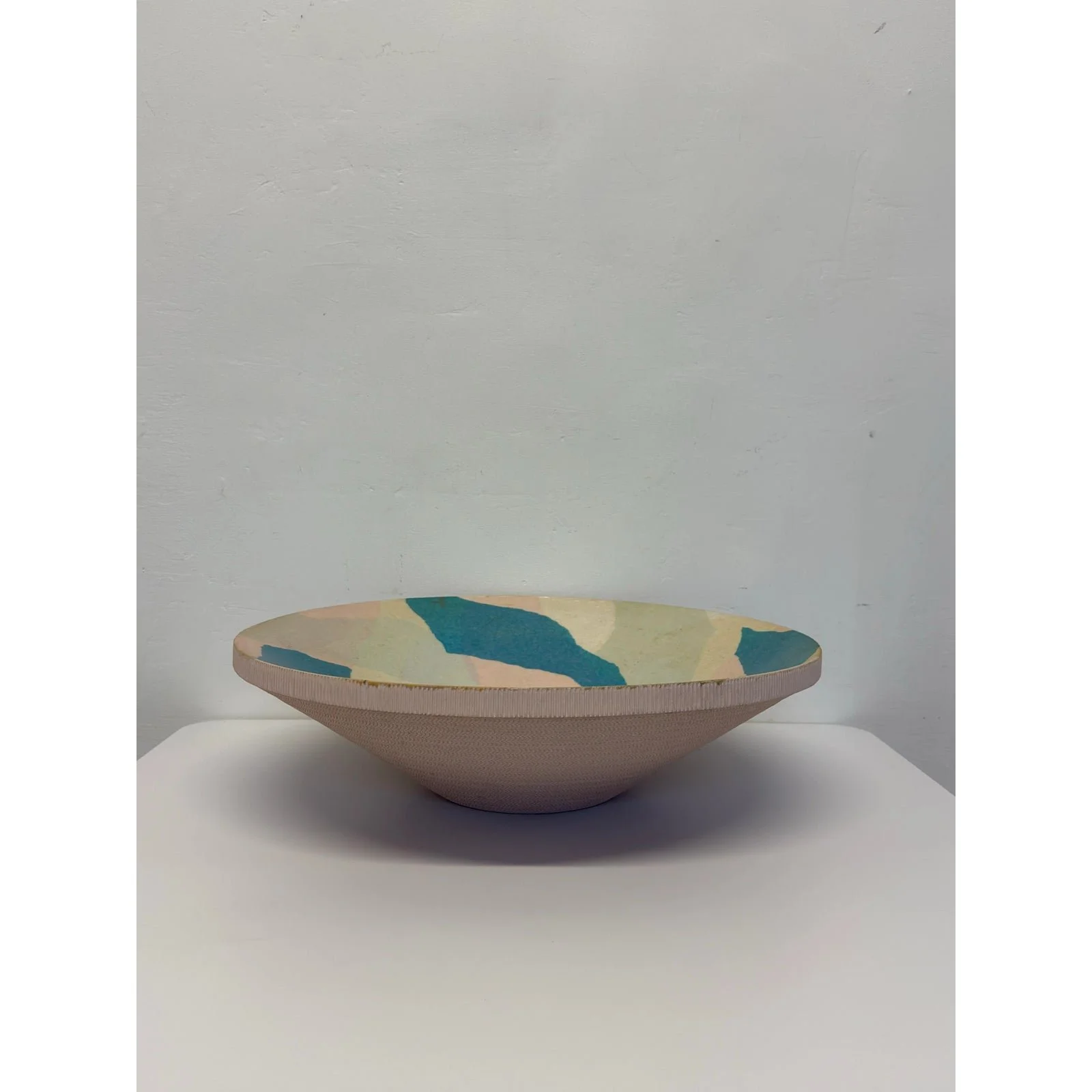mid-90s-corrugated-cardboard-bowl-with-camo-design-2078