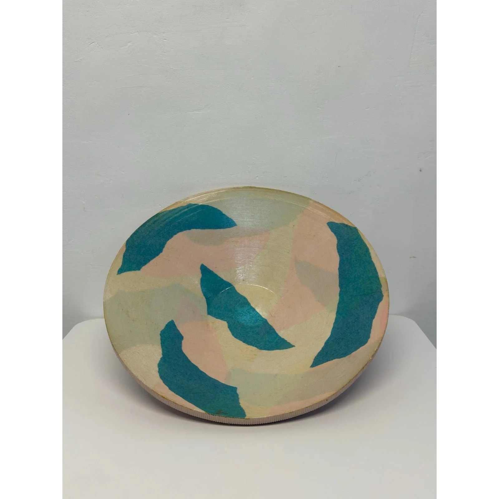 mid-90s-corrugated-cardboard-bowl-with-camo-design-4747