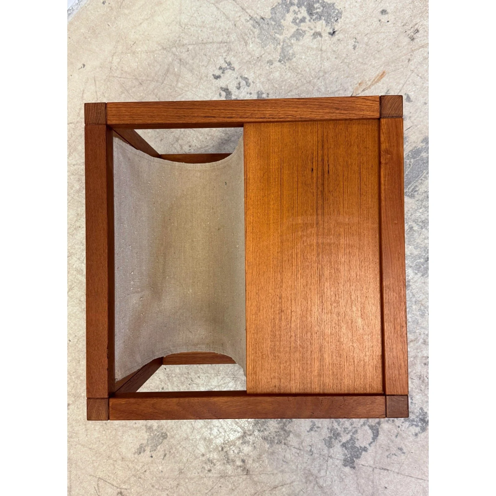 mid-century-danish-modern-teak-wood-rolling-end-table-with-magazine-or-book-holder-0200