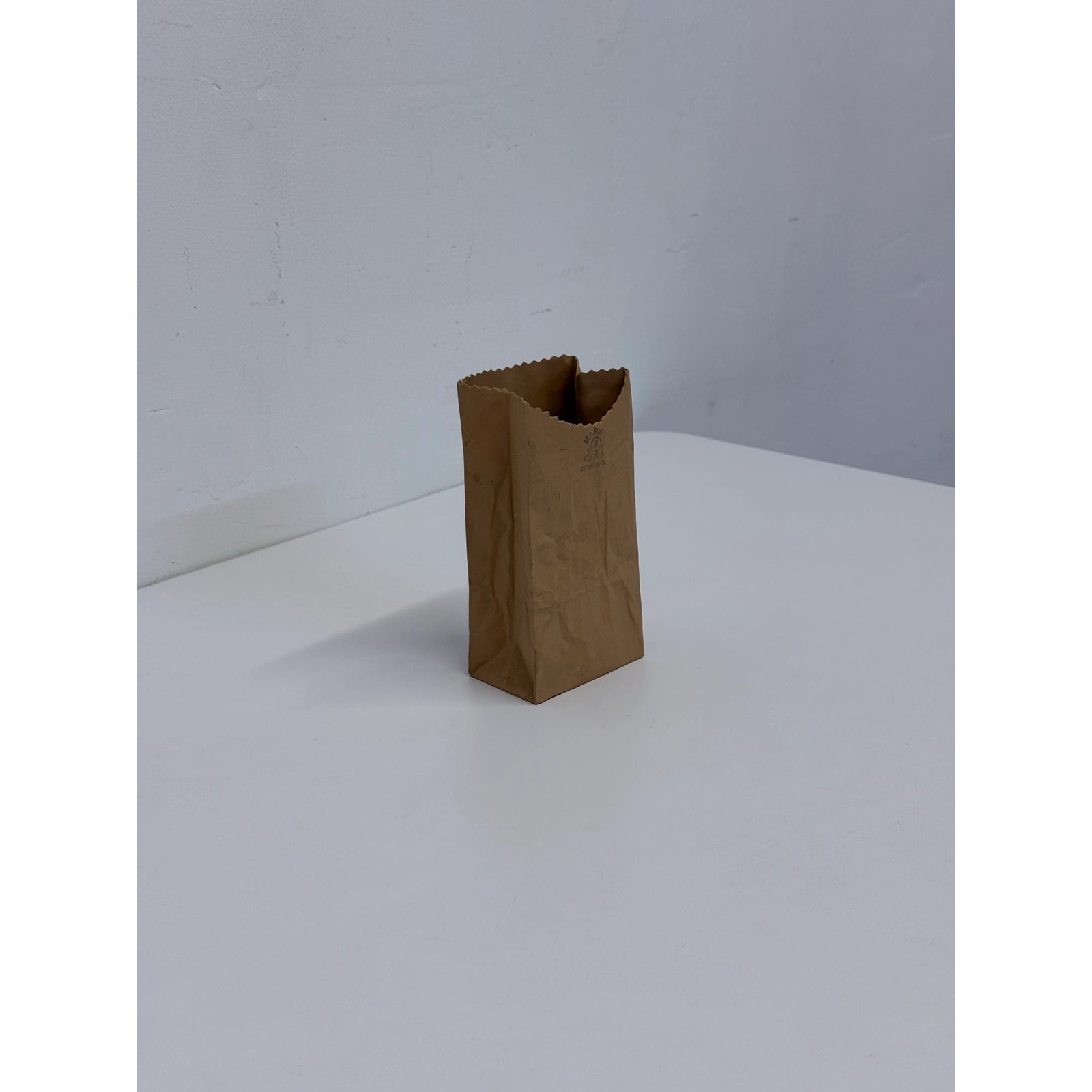 michael-harvey-ceramic-brown-paper-bag-pop-art-sculpture-1970s-2428
