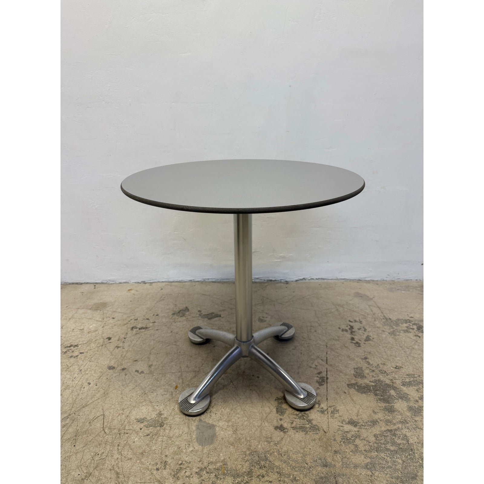 jorge-pensi-amat-3-aluminum-bistro-table-with-laminate-top-for-knoll-2000s-1819