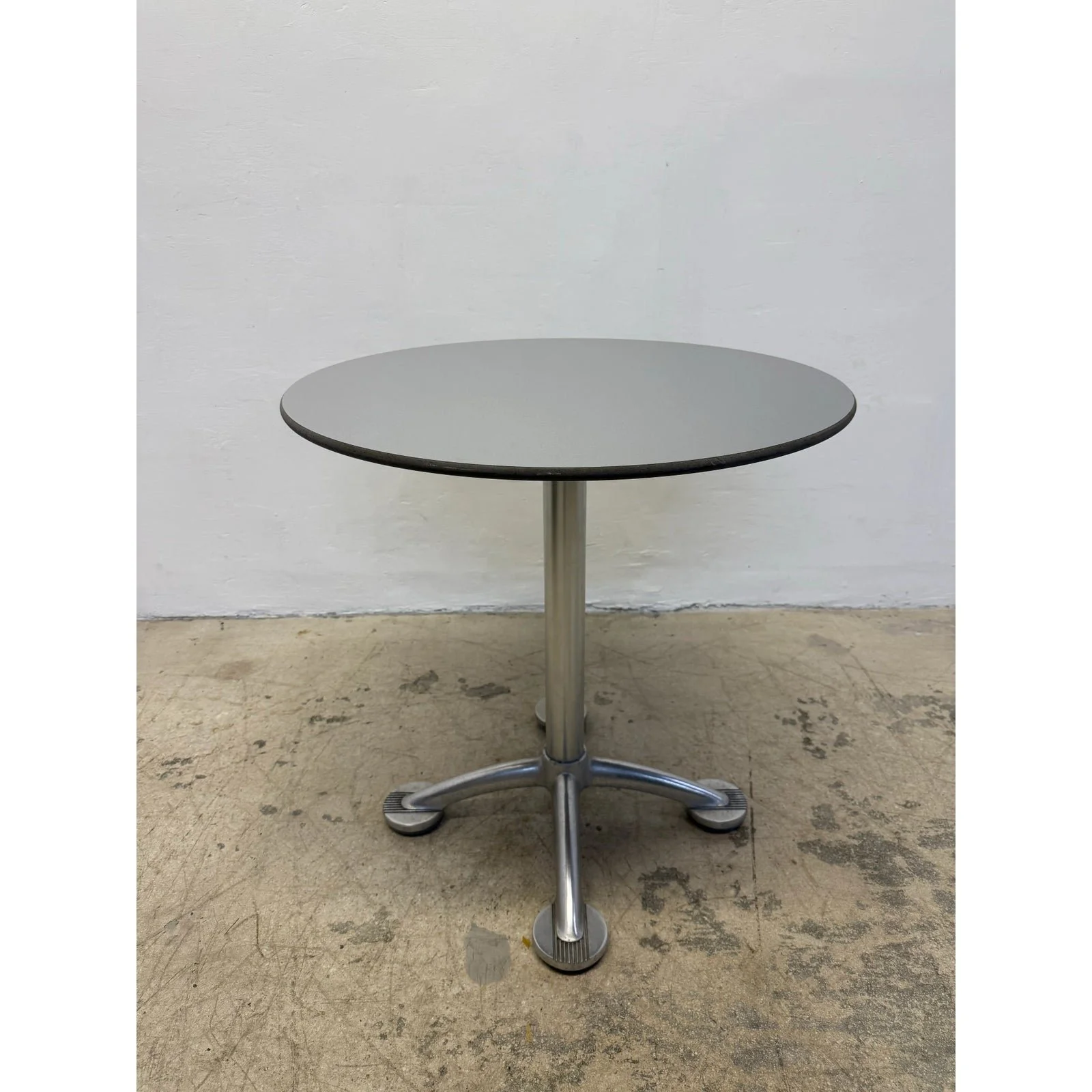 jorge-pensi-amat-3-aluminum-bistro-table-with-laminate-top-for-knoll-2000s-8377