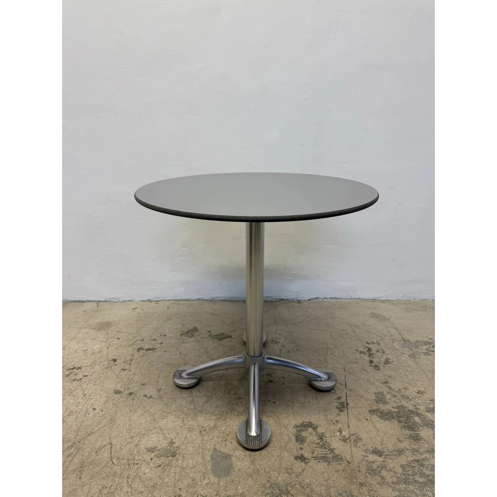 jorge-pensi-amat-3-aluminum-bistro-table-with-laminate-top-for-knoll-2000s-2285