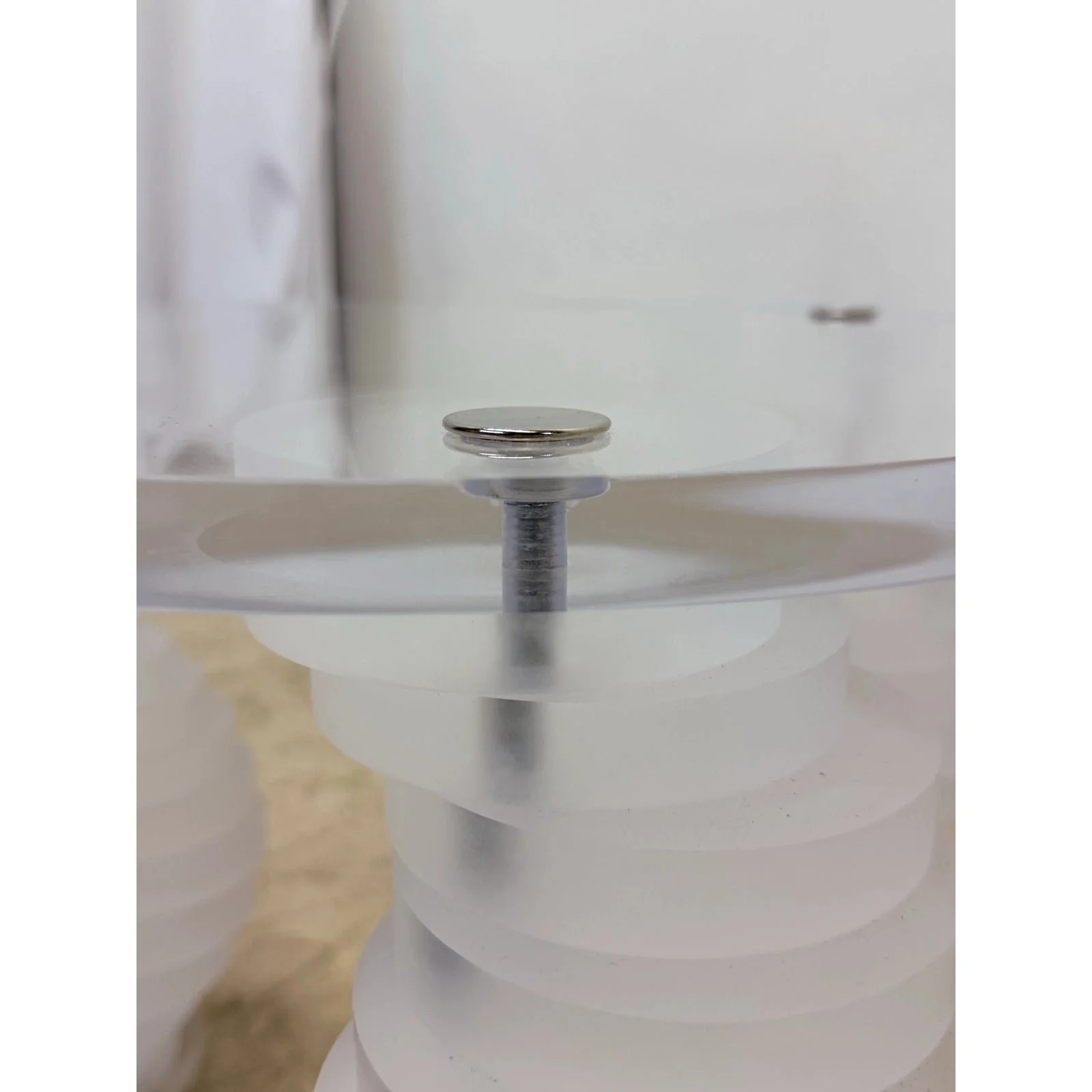 mid-century-sculptural-lucite-side-table-with-spiral-lucite-legs-1970