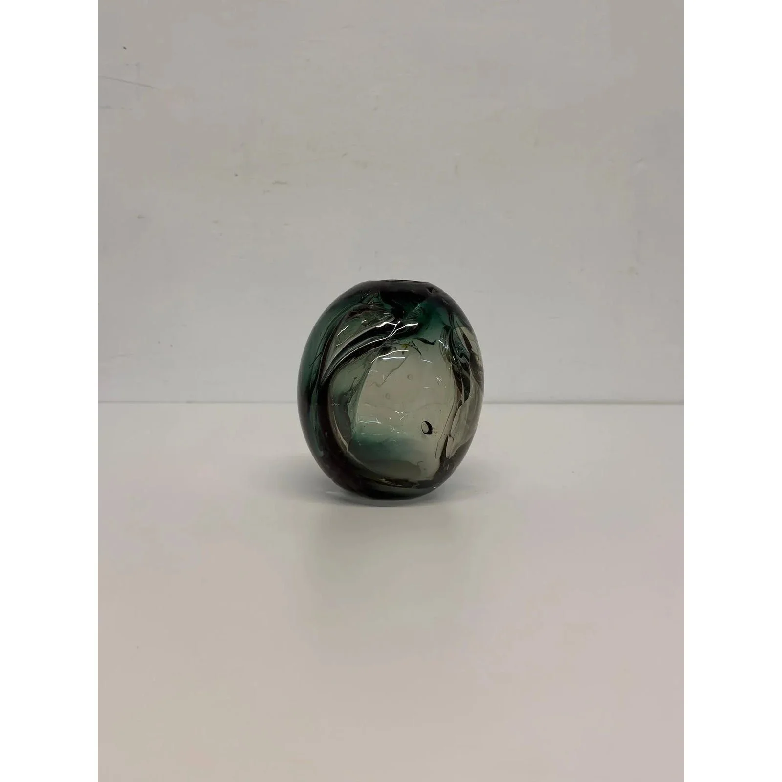michael-boylen-biomorphic-modern-hand-blown-glass-vase-7327