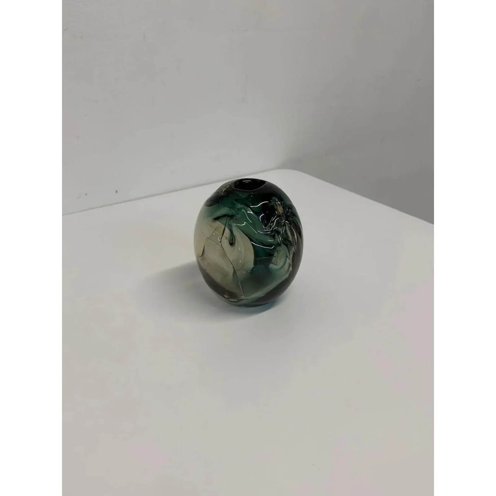 michael-boylen-biomorphic-modern-hand-blown-glass-vase-8318