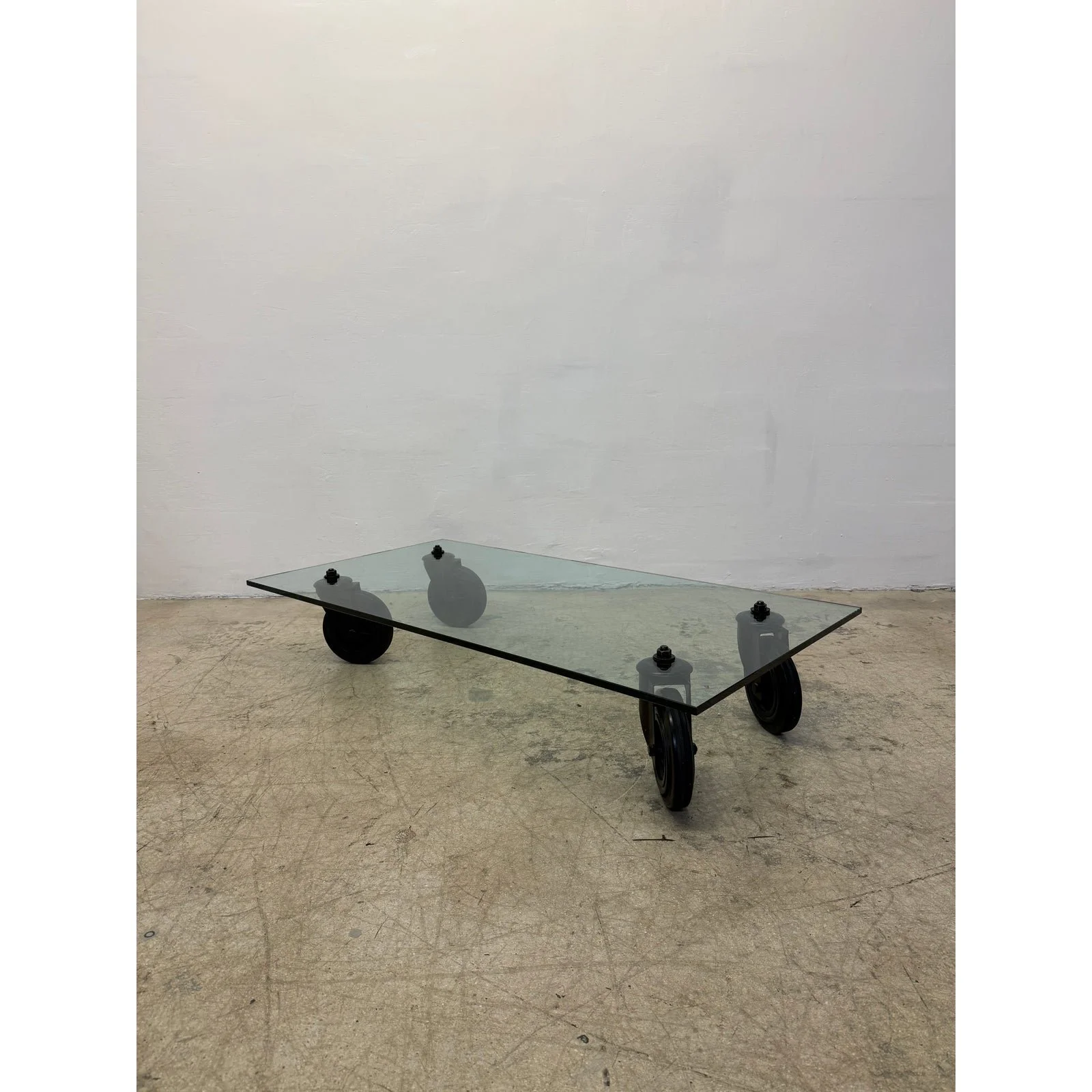 gae-aulenti-tavolo-con-ruote-low-glass-coffee-table-on-casters-for-fontana-arte-6630