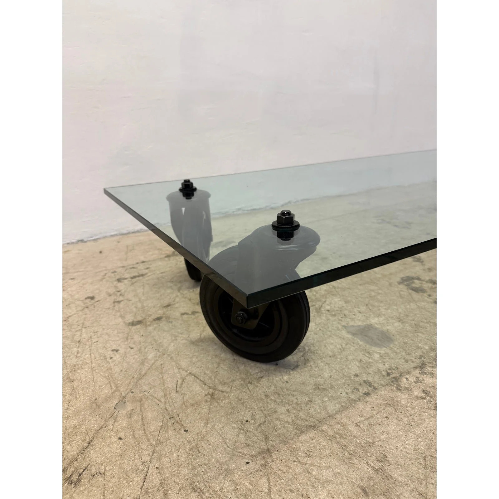 gae-aulenti-tavolo-con-ruote-low-glass-coffee-table-on-casters-for-fontana-arte-4894