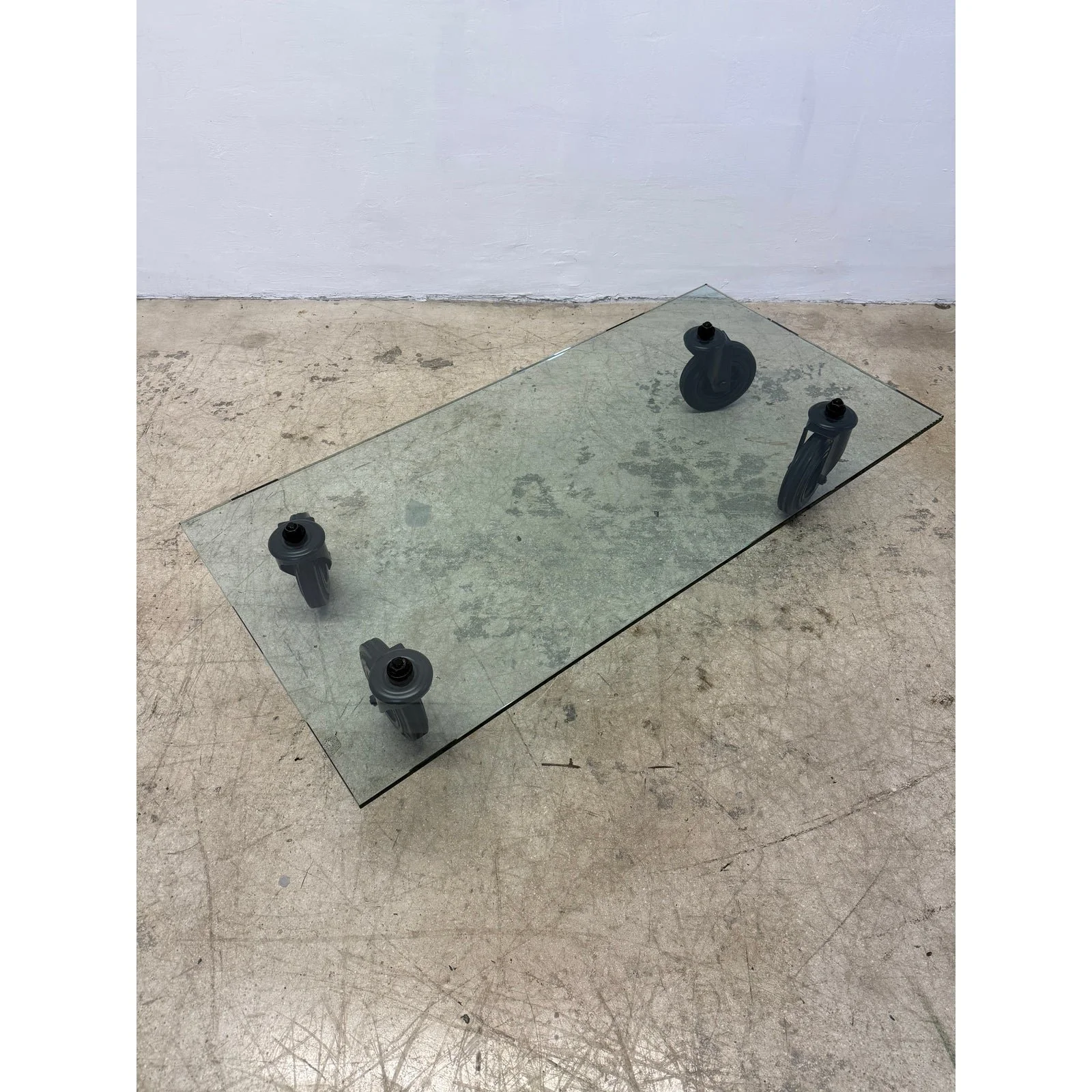 gae-aulenti-tavolo-con-ruote-low-glass-coffee-table-on-casters-for-fontana-arte-2429