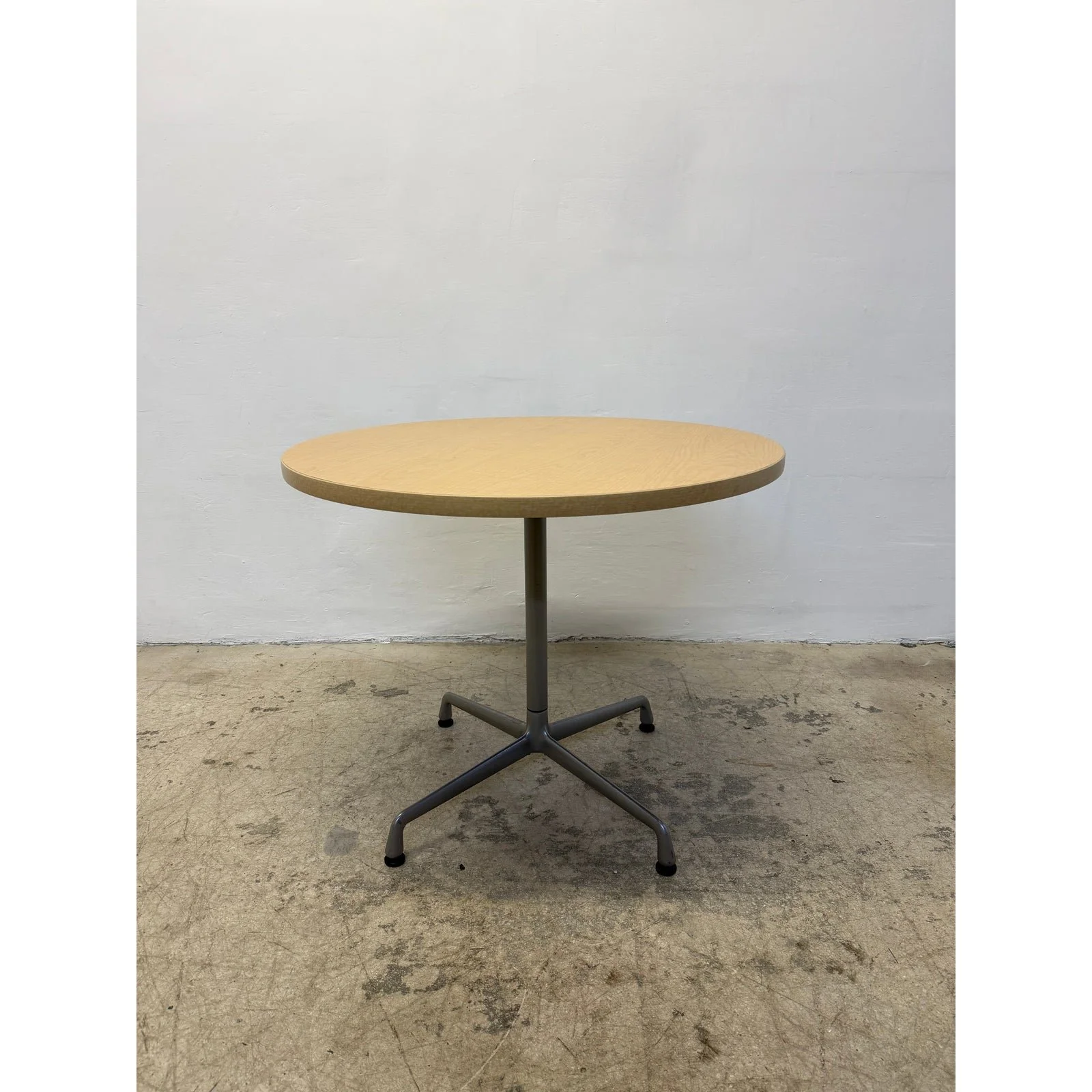 charles-and-ray-eames-round-oak-veneer-pedestal-dining-table-for-herman-miller-5889