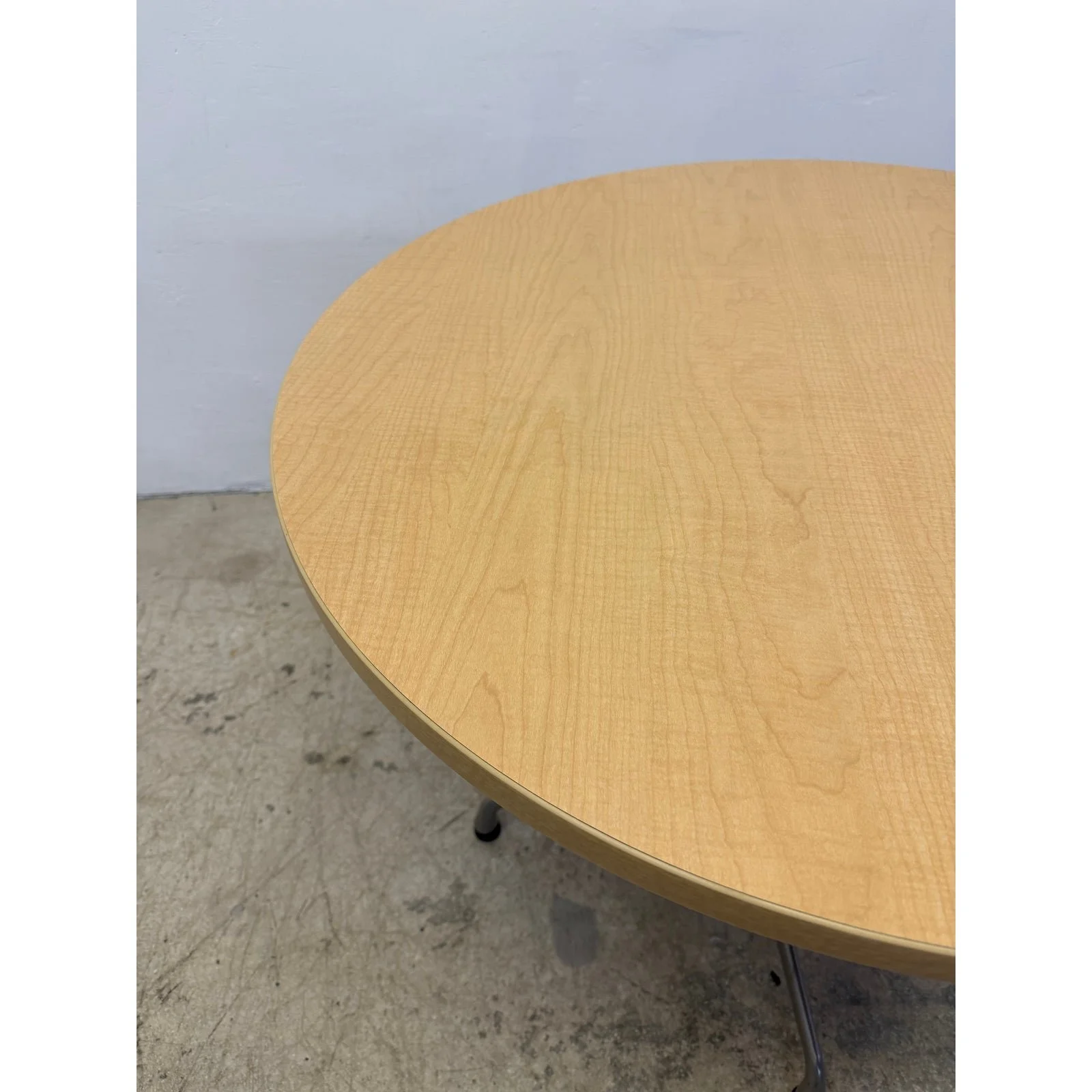 charles-and-ray-eames-round-oak-veneer-pedestal-dining-table-for-herman-miller-5178